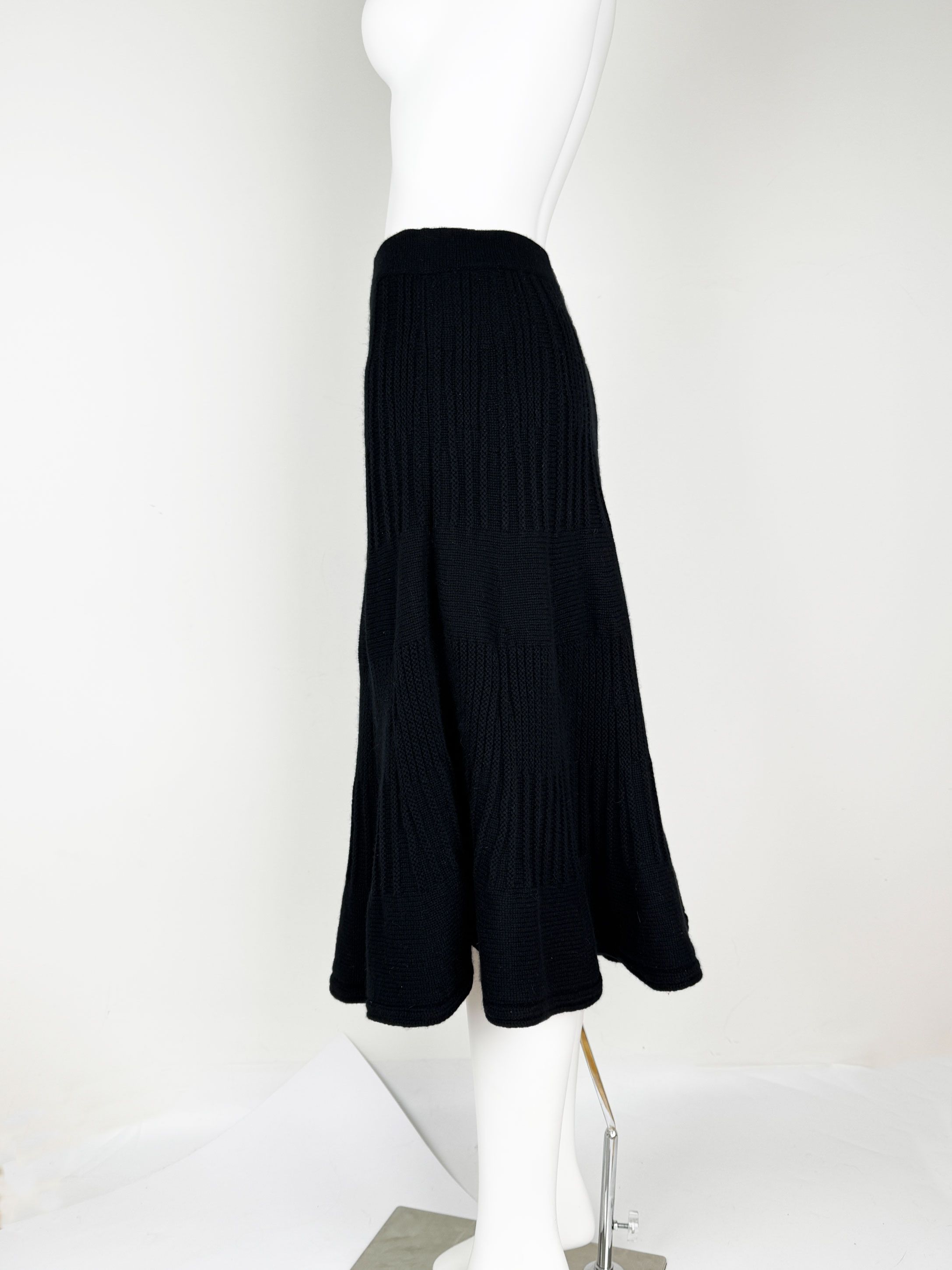 Valentino Valentino Black Knit Mid Length Skirt Cashmere Wool Size M Size 30" / US 8 / IT 44 - 4 Thumbnail