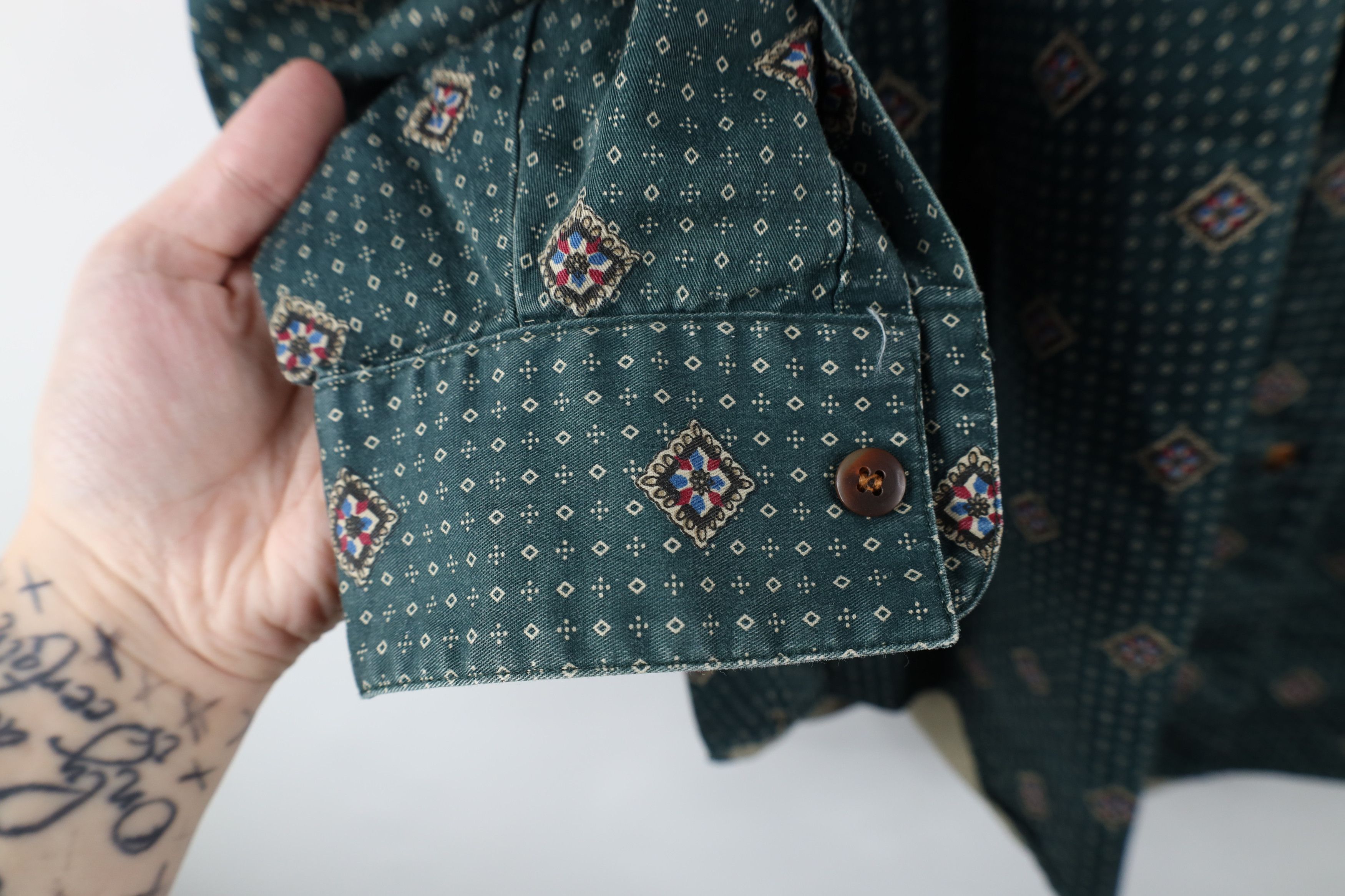 Vintage Vintage 90s Streetwear Geometric Collared Button Down Shirt Size US L / EU 52-54 / 3 - 6 Thumbnail