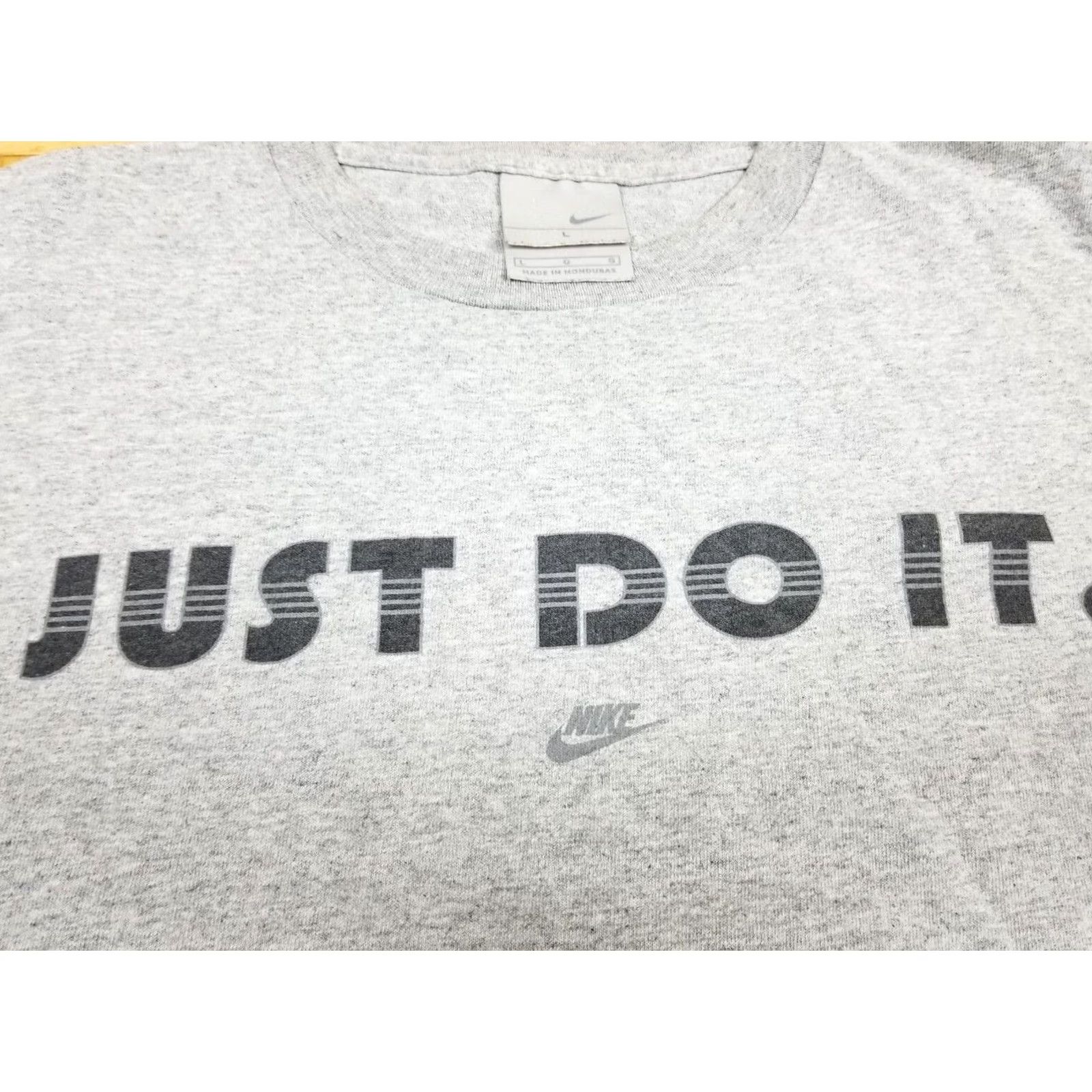Nike VINTAGE 90' NIKE JUST DO IT SMALL SWOOSH GRAY T-SHIRT SZ LARGE Size US L / EU 52-54 / 3 - 2 Thumbnail