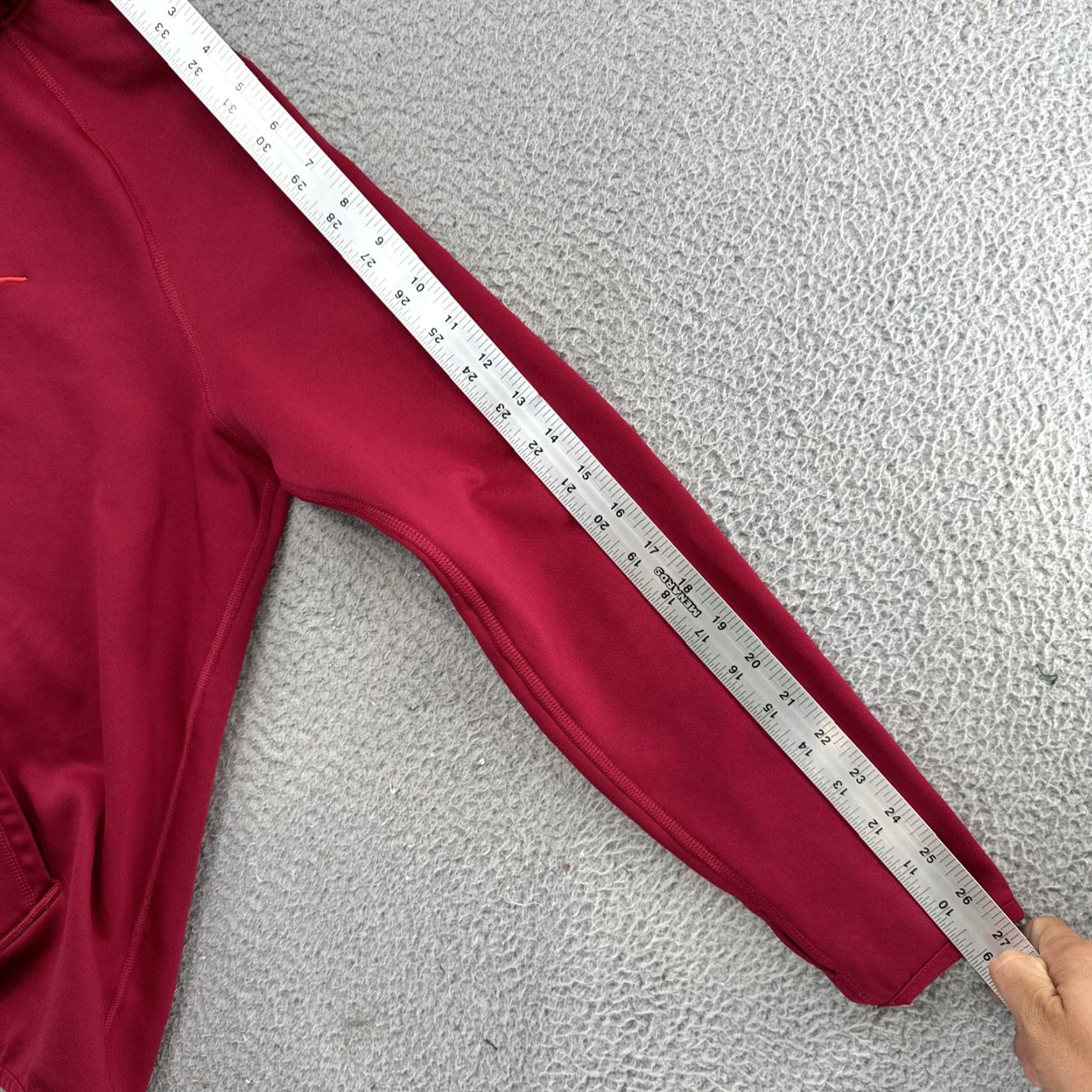 Nike VINTAGE Nike Dri Fit Pullover Thumb Hole Red Hoodie Womens SZ Large 803443-620 Swoosh Size L / US 10 / IT 46 - 6 Thumbnail