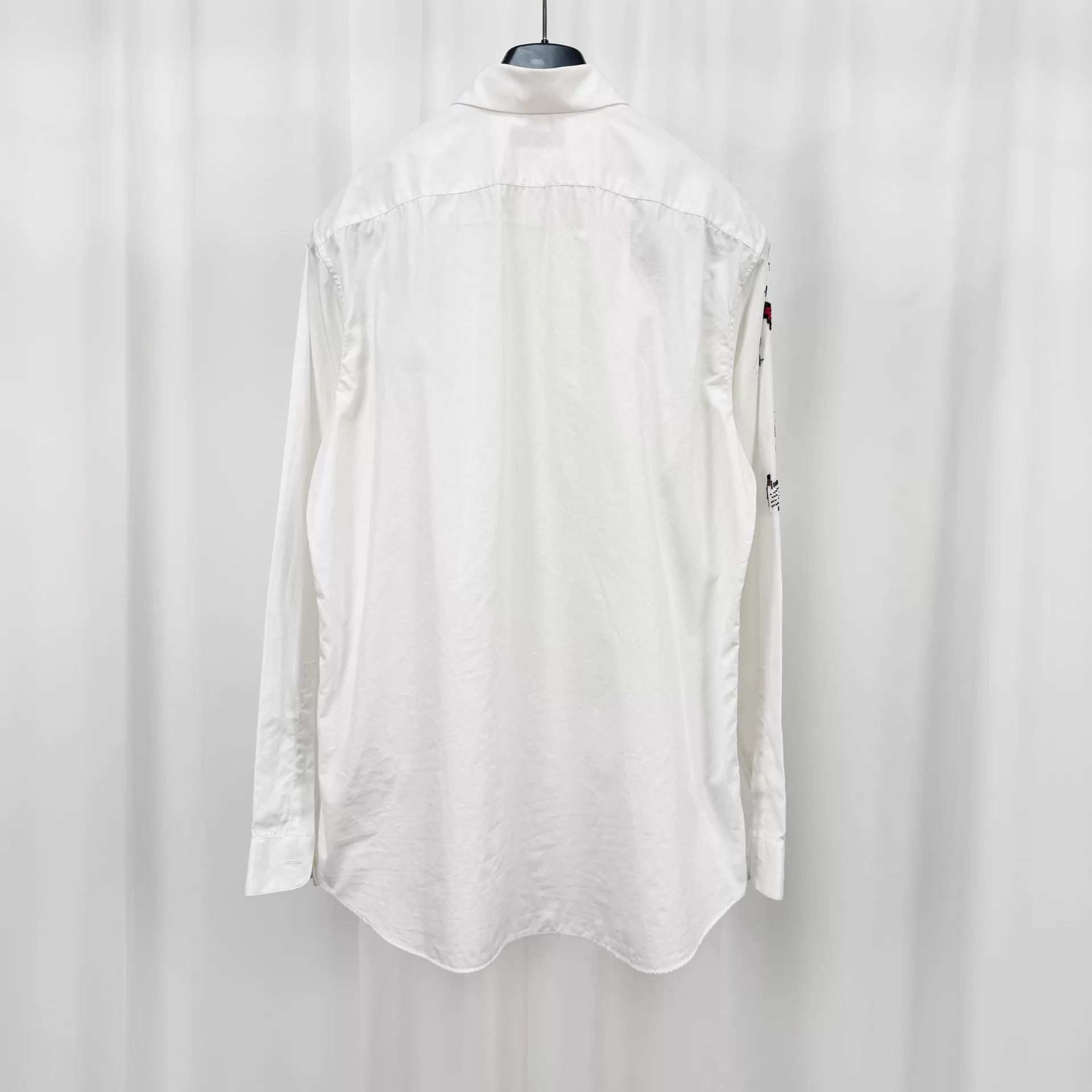 Valentino Valentino beaded embroidered logo shirt 41 95 L Size US L / EU 52-54 / 3 - 2 Thumbnail