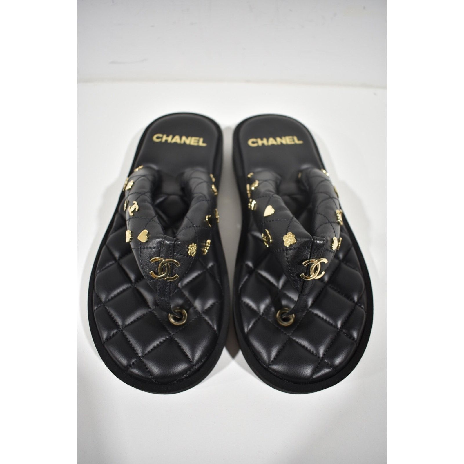 Chanel Chanel 23P Black Quilted Charms Padded Pool Thong Logo Size US 5.5 / IT 35.5 - 7 Thumbnail