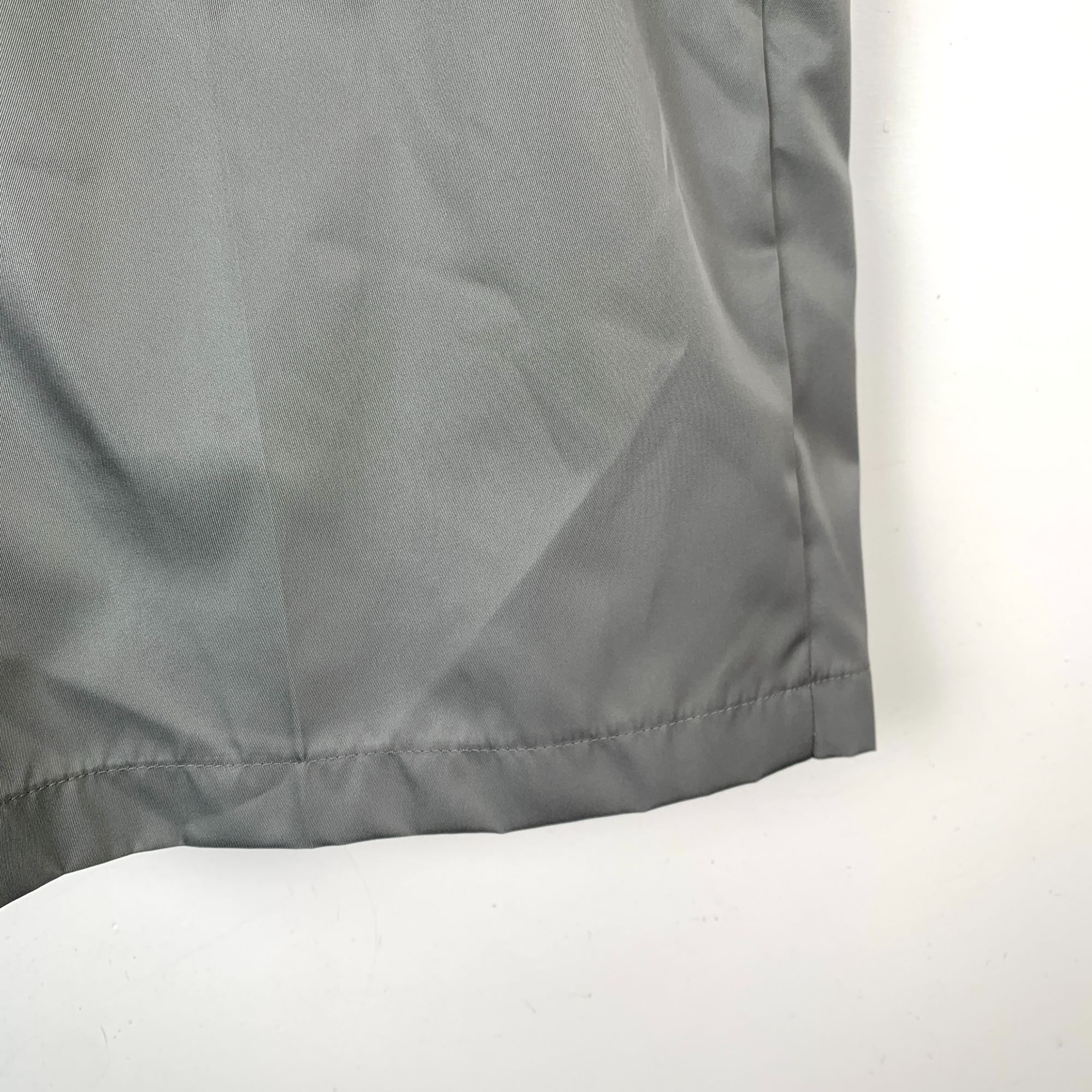Prada Prada S-Class H9996 Grey Casual Shorts Size 48 M Triangle La Size US 32 / EU 48 - 11 Thumbnail