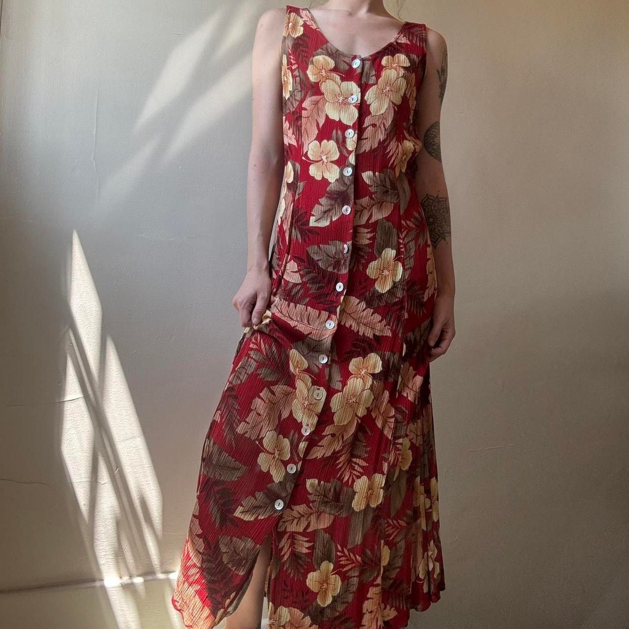 Vintage Vintage R&K Originals Tropical Red Button Maxi Dress 6 Size M / US 6-8 / IT 42-44 - 1 Thumbnail