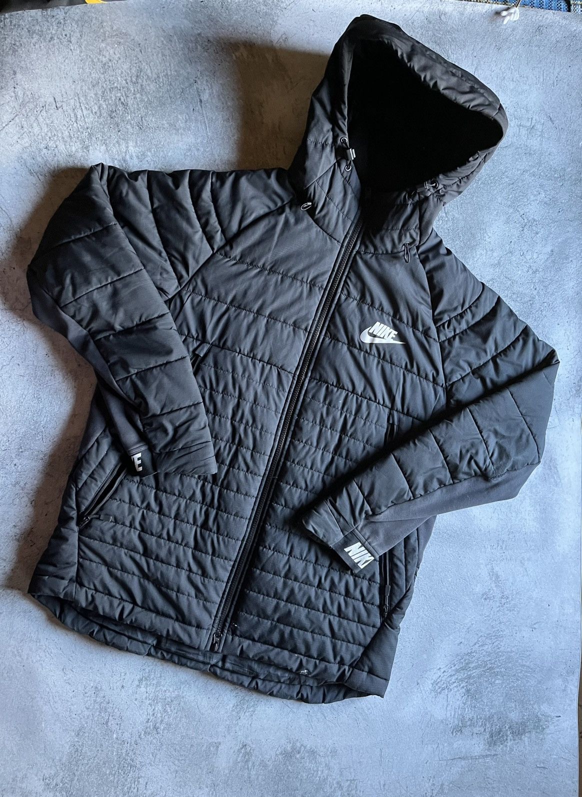Nike 💂🏻‍♀️Nike winter jacket black💂🏻‍♀️ Size US L / EU 52-54 / 3 - 1 Thumbnail
