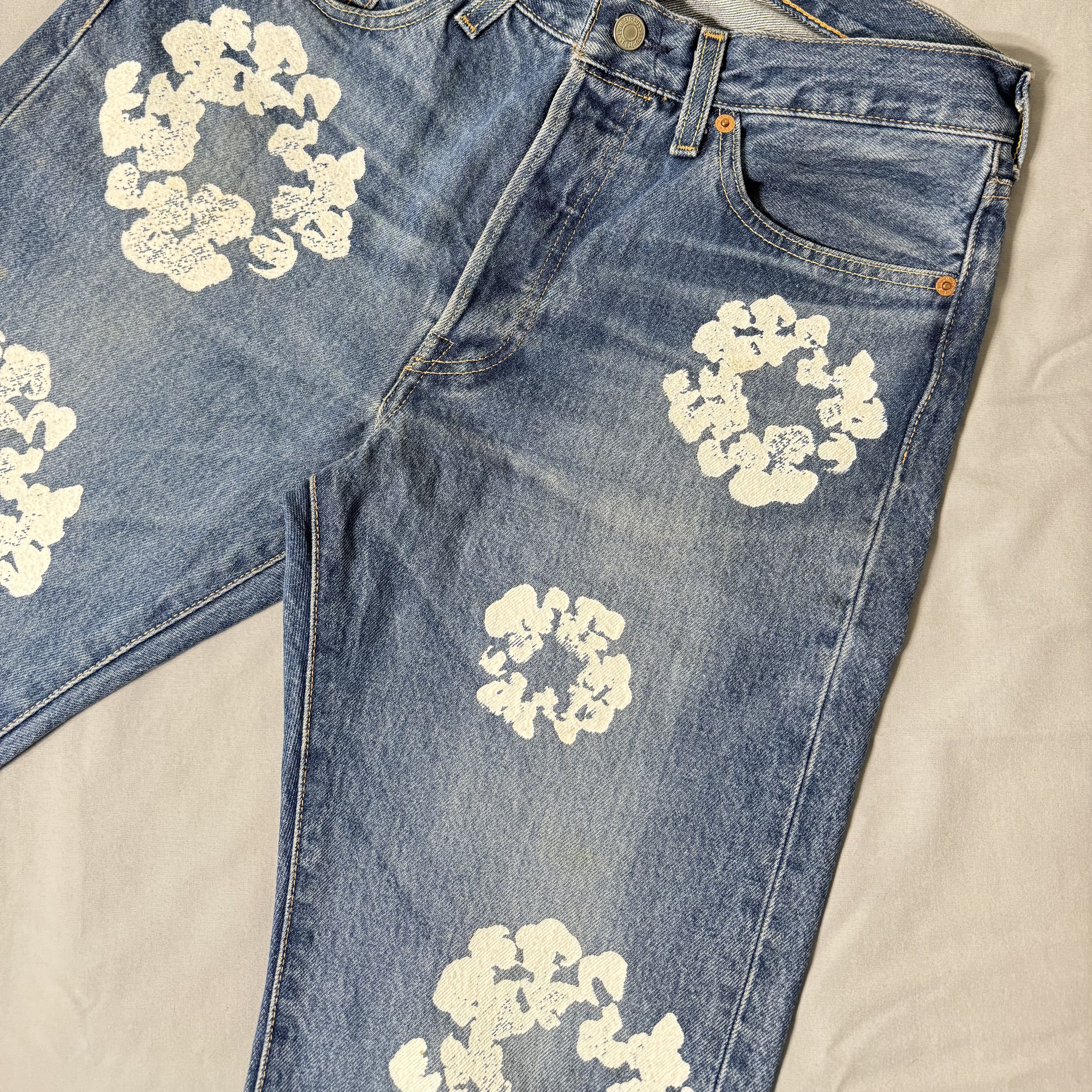 DENIM TEARS × Levi's Denim Tears The Cotton Wreath Jean Dark Wash Size US 30 / EU 46 - 4 Thumbnail
