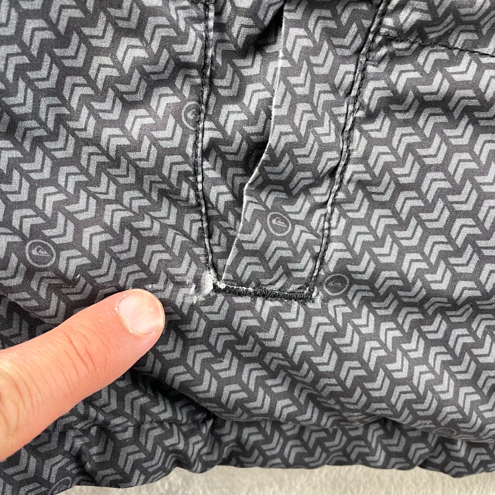 Quiksilver VINTAGE Quiksilver Jacket Mens XL Black Grey Chevron Fleece Lined Zip Up Grunge Size US XL / EU 56 / 4 - 6 Thumbnail
