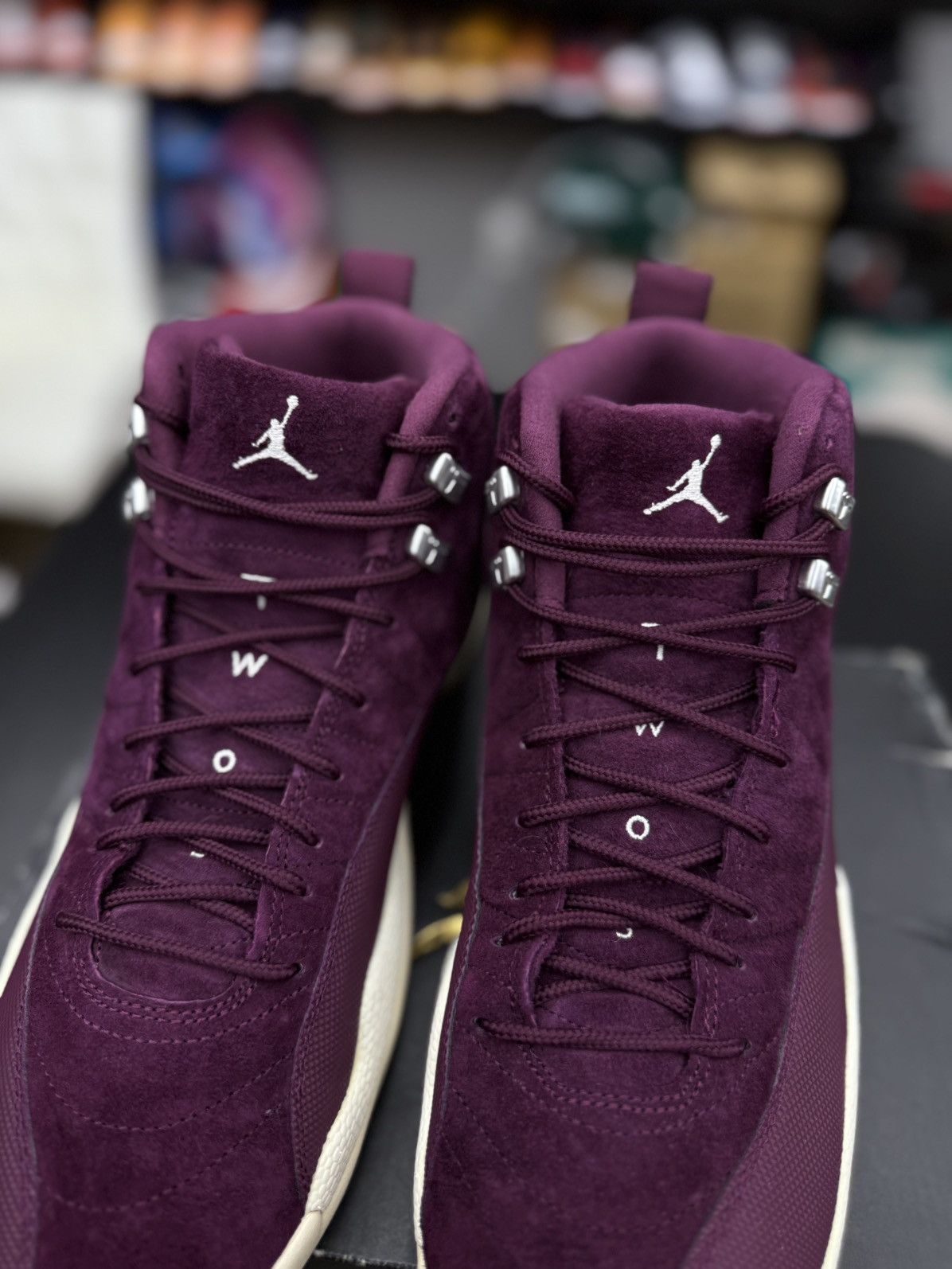 Jordan Brand Jordan 12 Bordeaux 2017 (130690-617) Size 10.5 🧼 Size US 10.5 / EU 43-44 - 6 Thumbnail