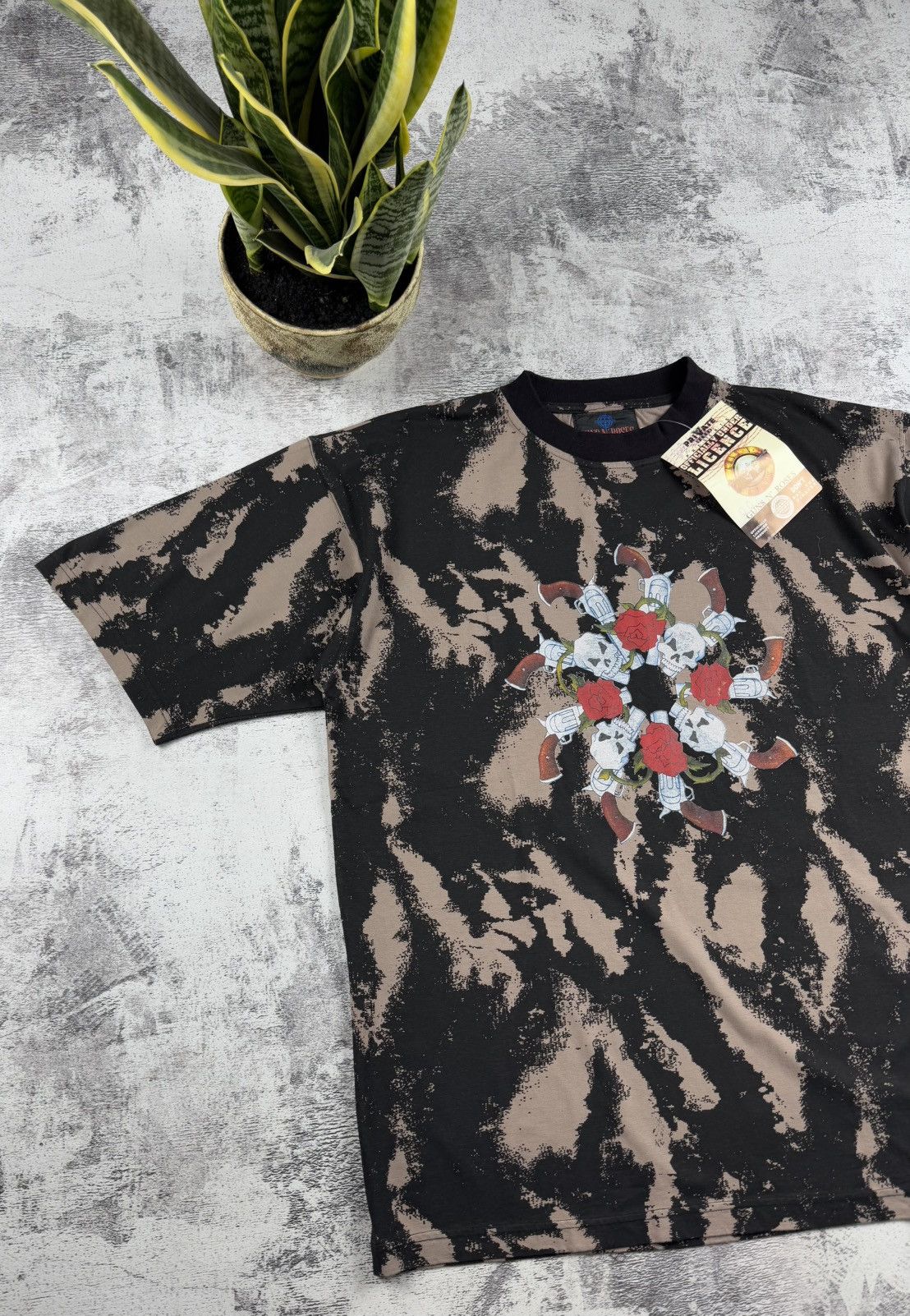 Band Tees RARE Vintage NEW Guns N Roses 1993 Rap Tie Dye T Shirt Tee Size US L / EU 52-54 / 3 - 3 Thumbnail