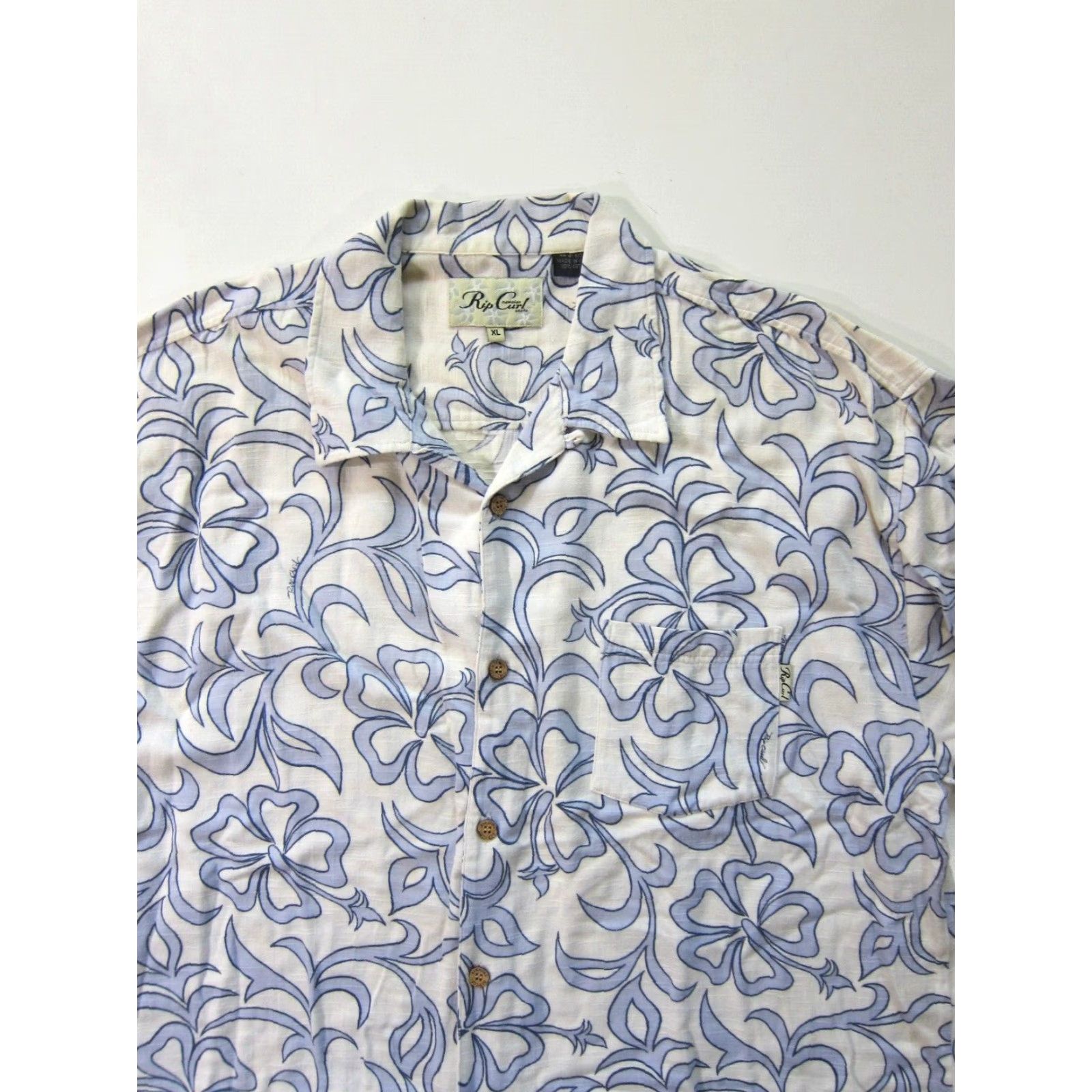 Rip Curl Vintage Rip Curl Short Sleeve Shirt XL Blue White Floral Hawaiian 100% Cotton Men Shirt XL Size US XL / EU 56 / 4 - 6 Thumbnail