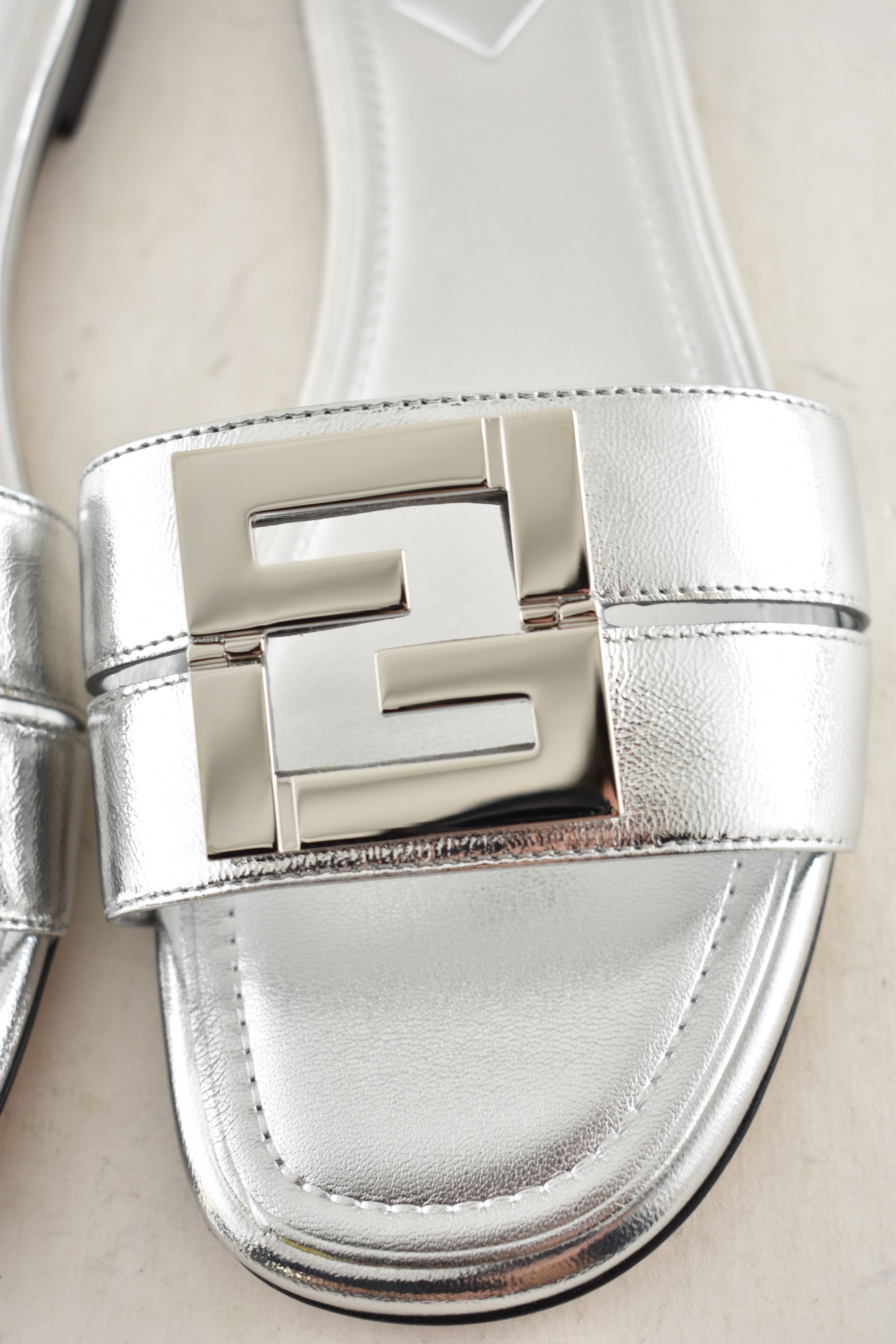 Fendi Fendi Fold Argento FF Monogram Logo Slide Flat Sandal 37 Size US 7 / IT 37 - 15 Thumbnail