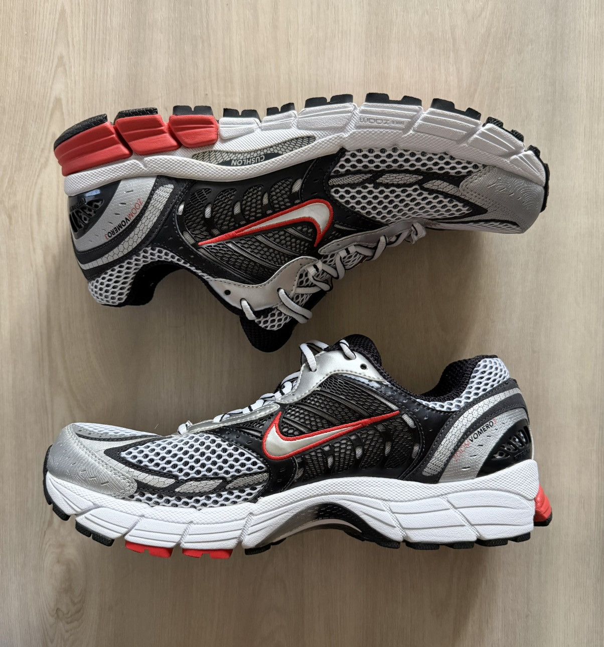 Nike 2007 Nike Air Vomero 3 Zoom Fit Frame Bowerman l Sz 12 Size US 12 / EU 45 - 2 Thumbnail