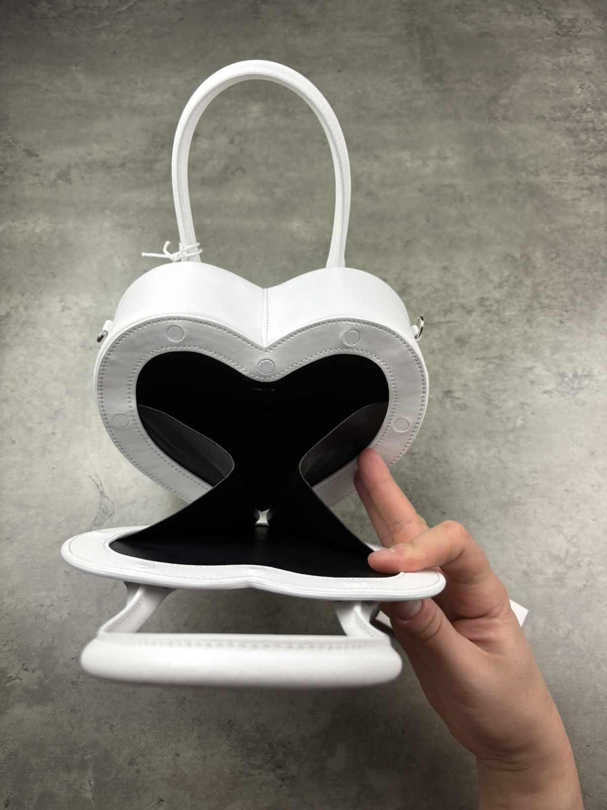 Ambush Design Ambush heart handle leather shoulder bag on chain Size ONE SIZE - 12 Thumbnail