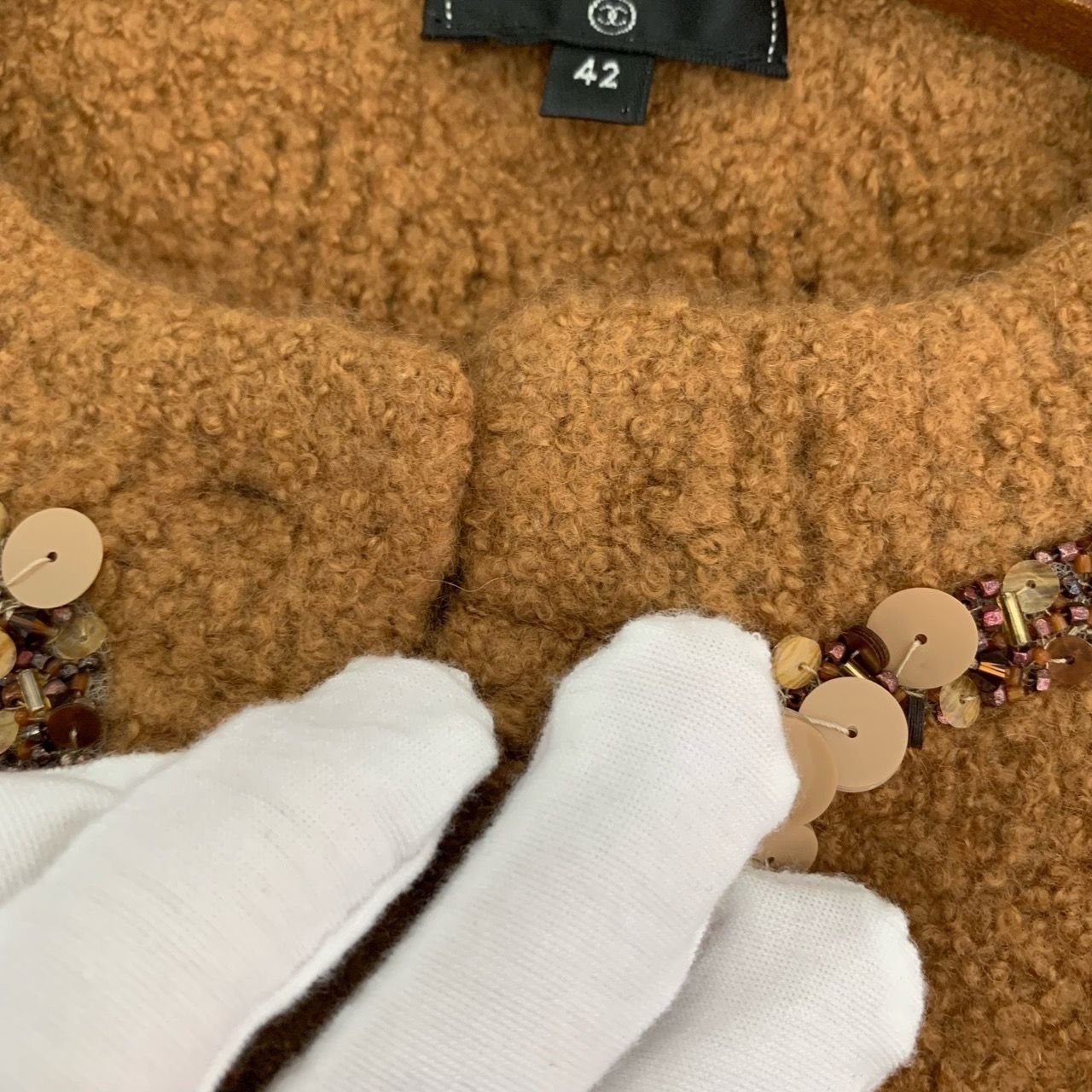Chanel Chanel Snow Series Logo Button Heavy Sequin Camel Cashmere T Size M / US 6-8 / IT 42-44 - 4 Thumbnail
