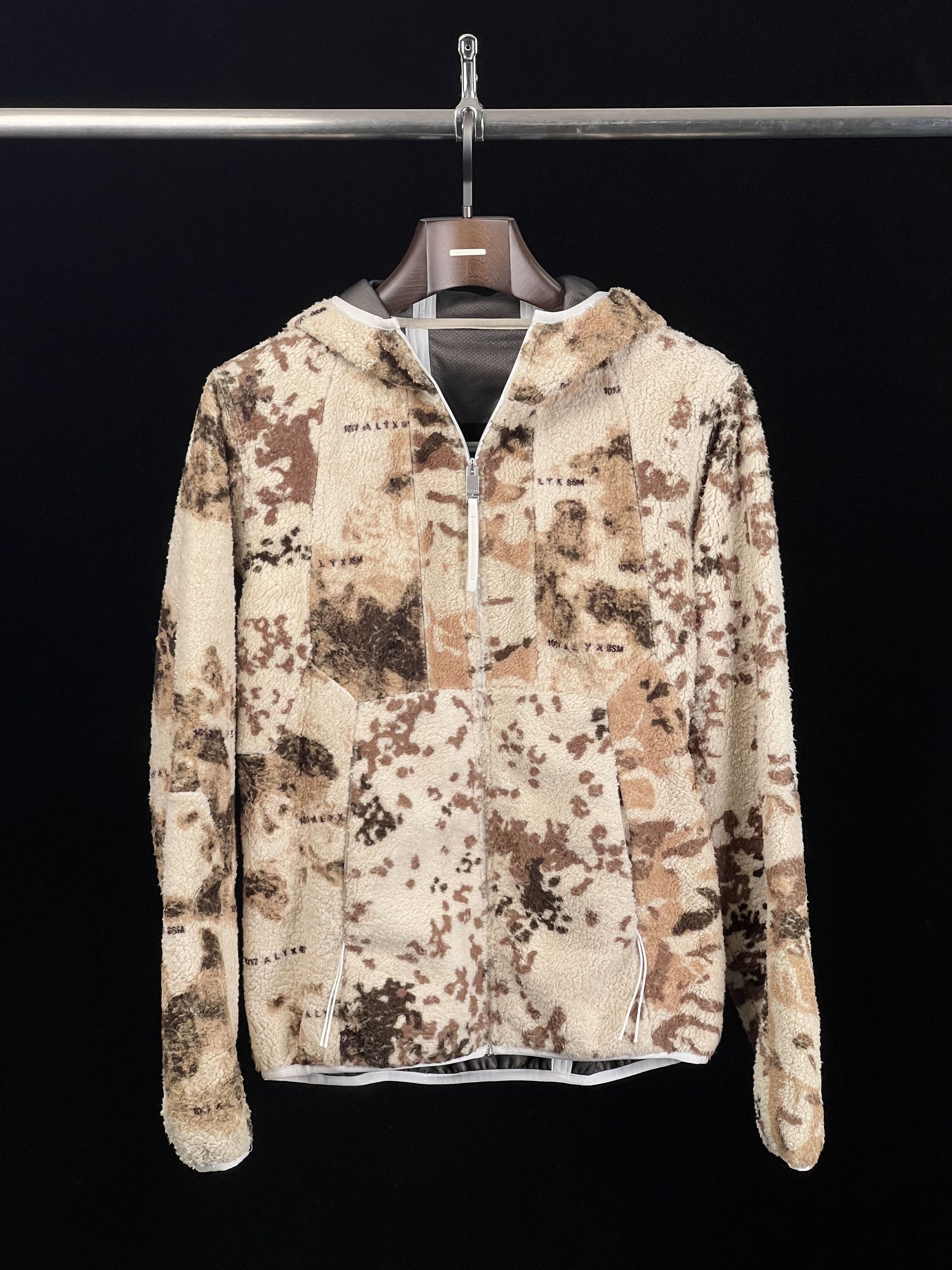 1017 ALYX 9SM Brand New MARCO POLAR FLEECE Desert Camo Size US S / EU 44-46 / 1 - 1 Thumbnail