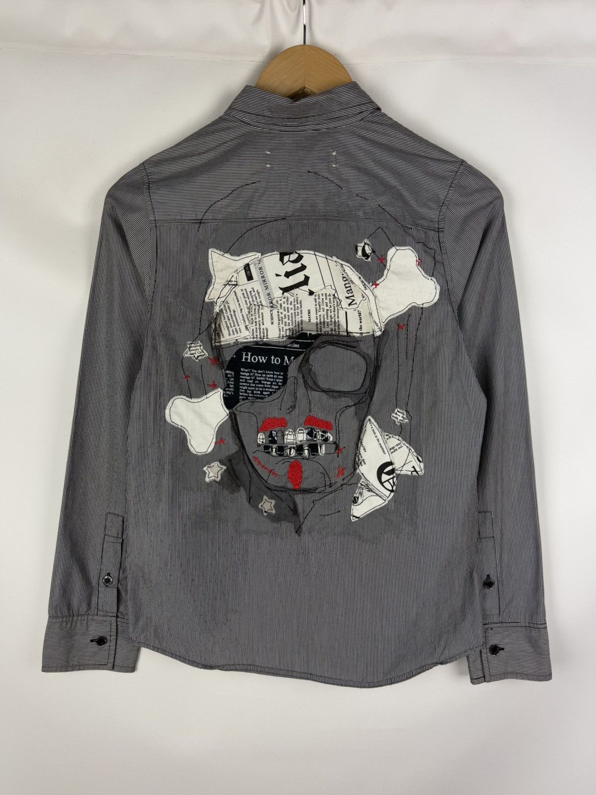 John Galliano John Galliano Long Sleeve Newspaper Print Button Up Shirt Size XS / US 0-2 / IT 36-38 - 16 Thumbnail