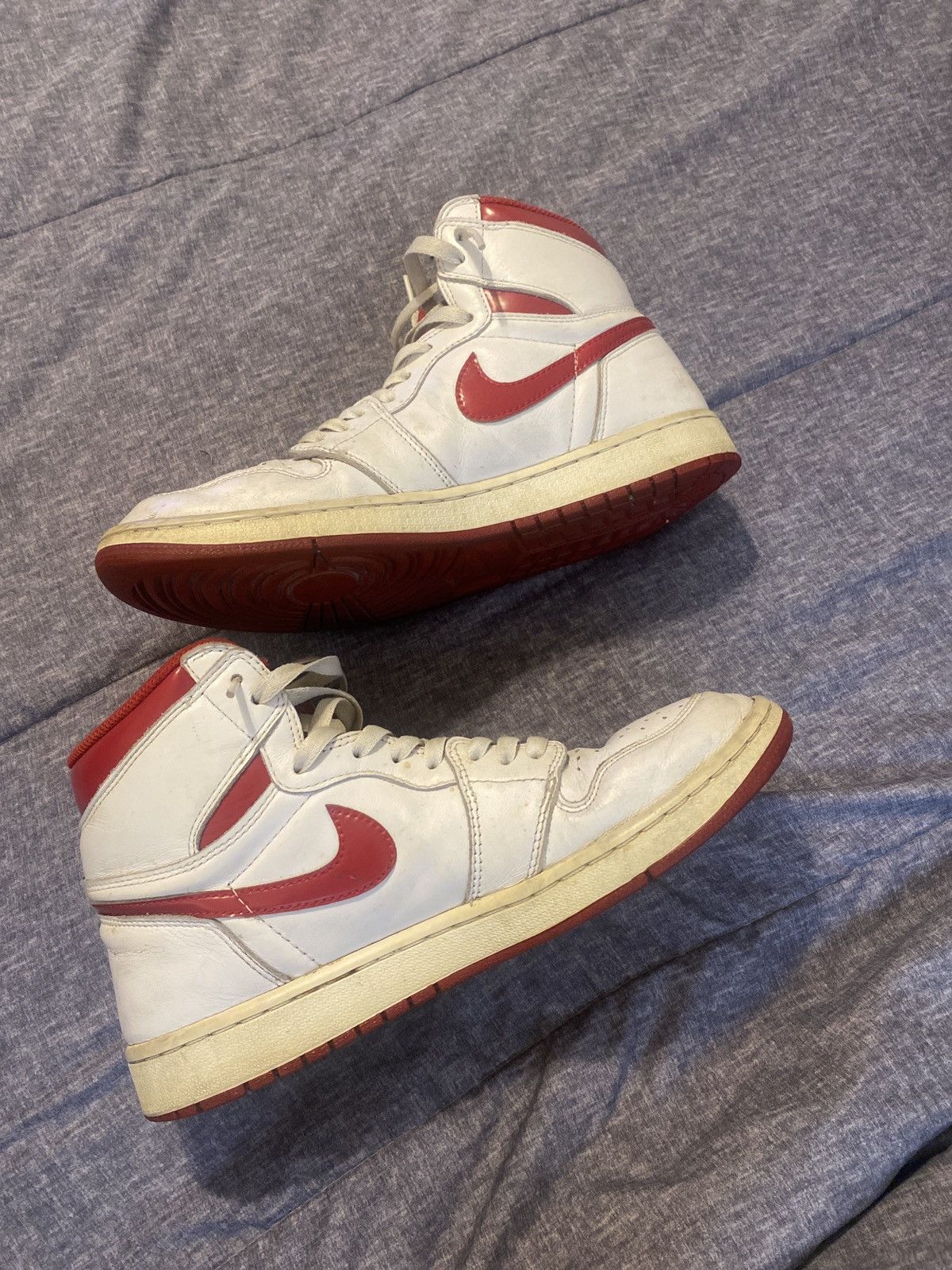 Jordan Brand × Nike Jordan 1 Metallic Red 2017 Size US 9.5 / EU 42-43 - 5 Thumbnail