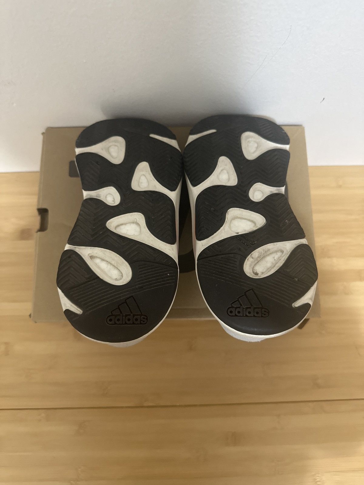 Adidas Yeezy boost 700 Adidas 6.5 U.S. Size US 6.5 / EU 39-40 - 5 Thumbnail