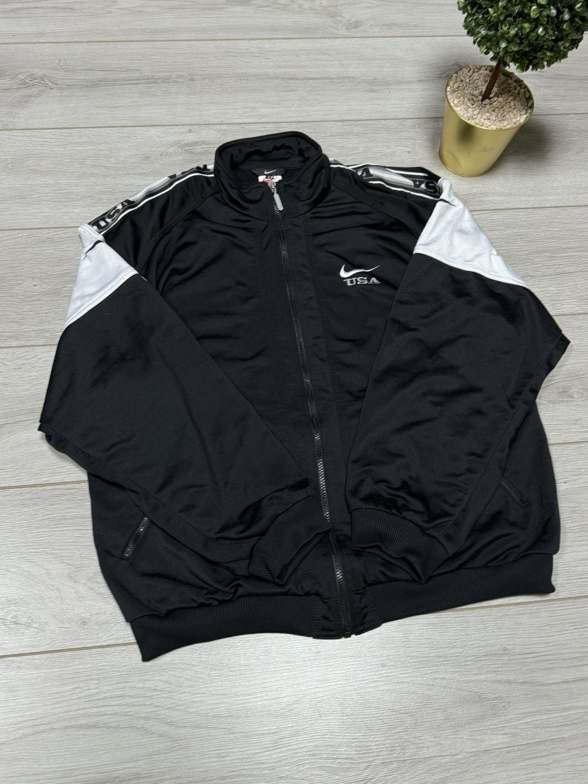 Nike Nike USA monogram stripe vintage 90s track jacket zip Size US L / EU 52-54 / 3 - 5 Thumbnail