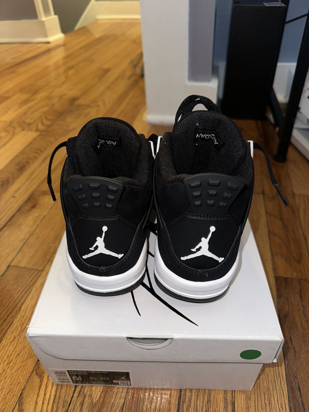 Jordan Brand White Thunder 4s Size US 5.5 / EU 38 - 4 Thumbnail