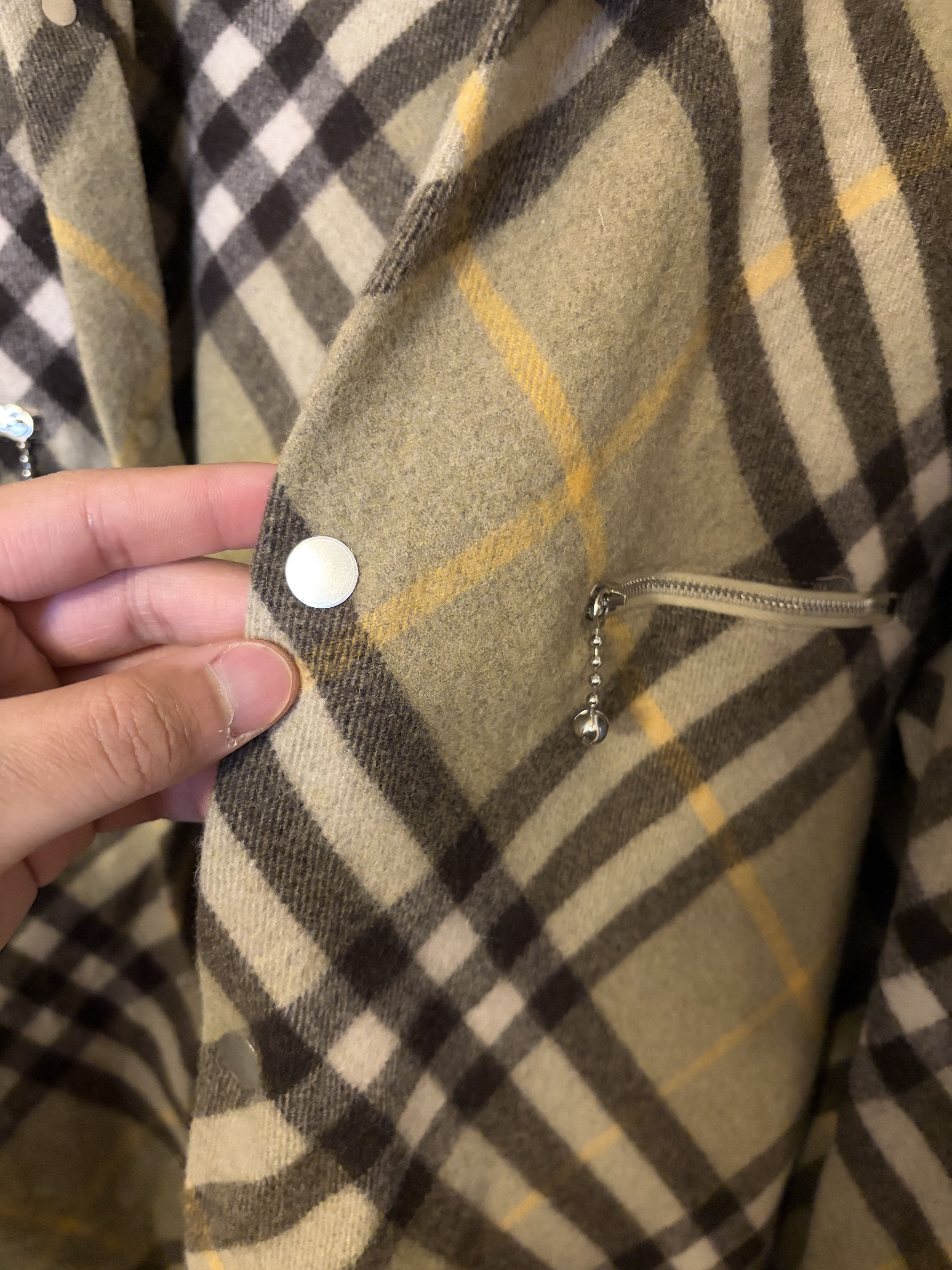 Burberry Burberry Long Sleeved Check Pattern Shirt Size US L / EU 52-54 / 3 - 4 Thumbnail