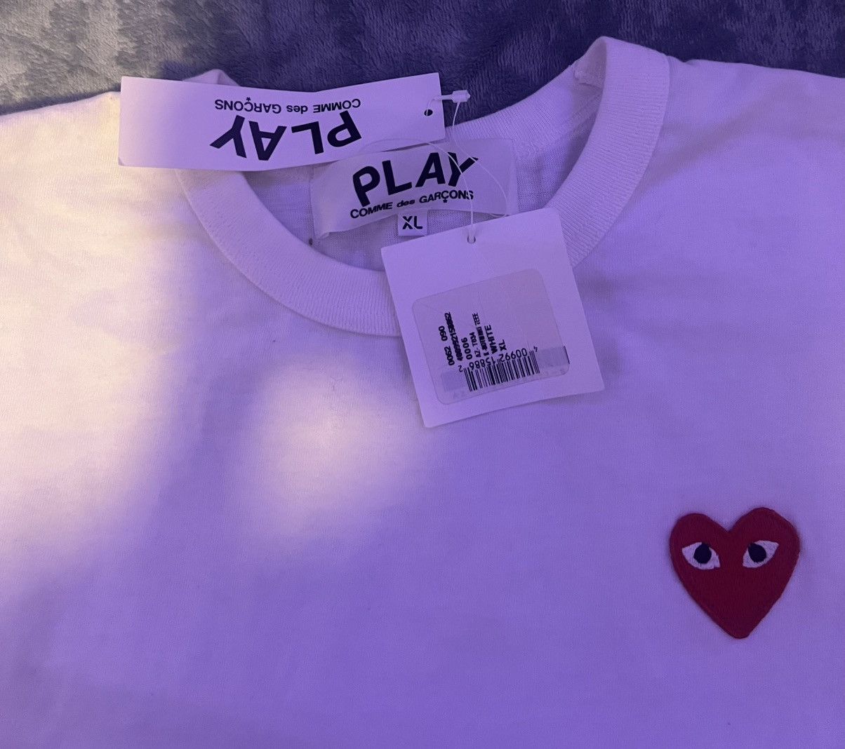 Comme des Garcons PLAY Comme Des Garçons PLAY Play Red Half Heart T-Shirt Size US XL / EU 56 / 4 - 5 Thumbnail