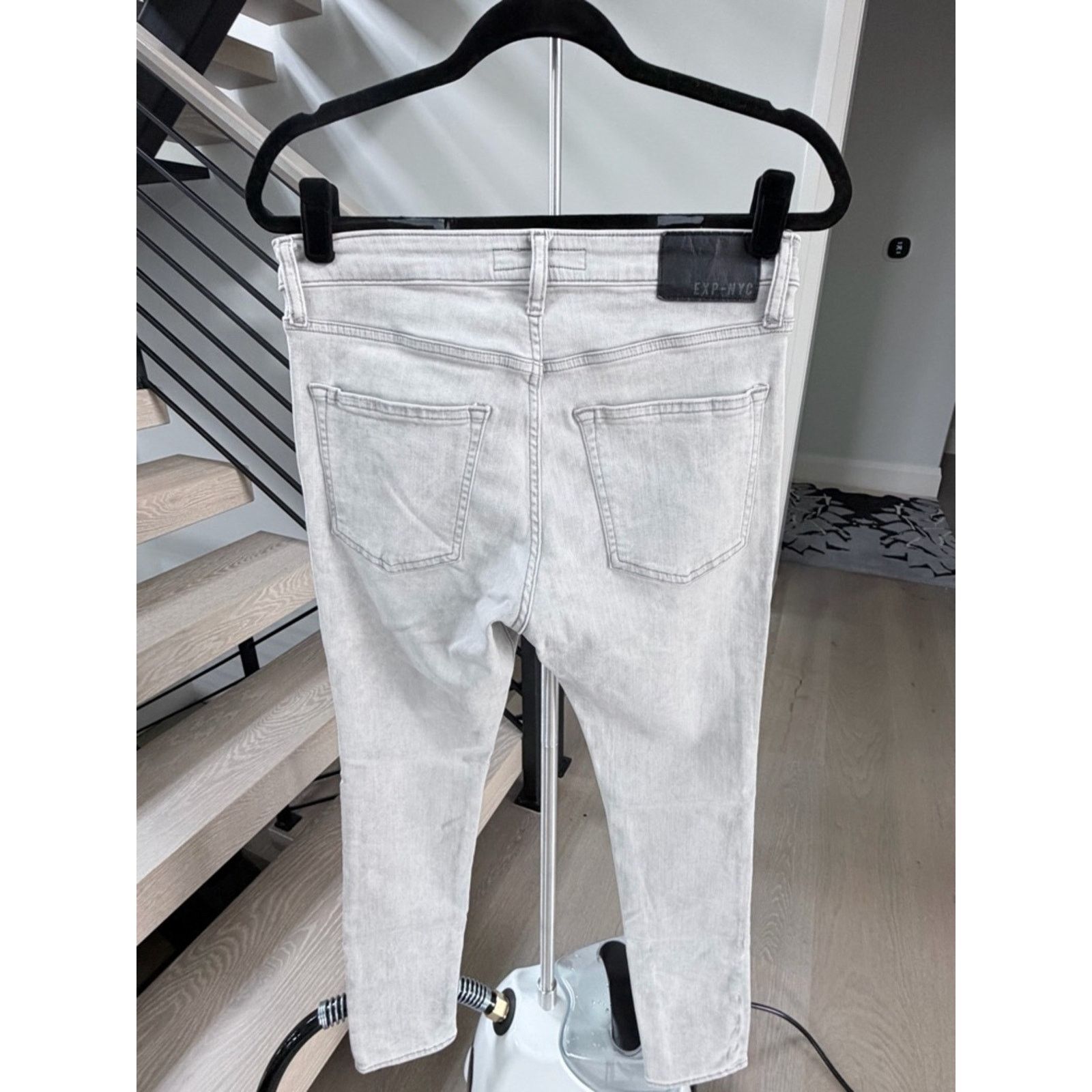Express Express Men’s Super Skinny light Gray Slim Jeans size 30*30 Size US 30 / EU 46 - 4 Thumbnail