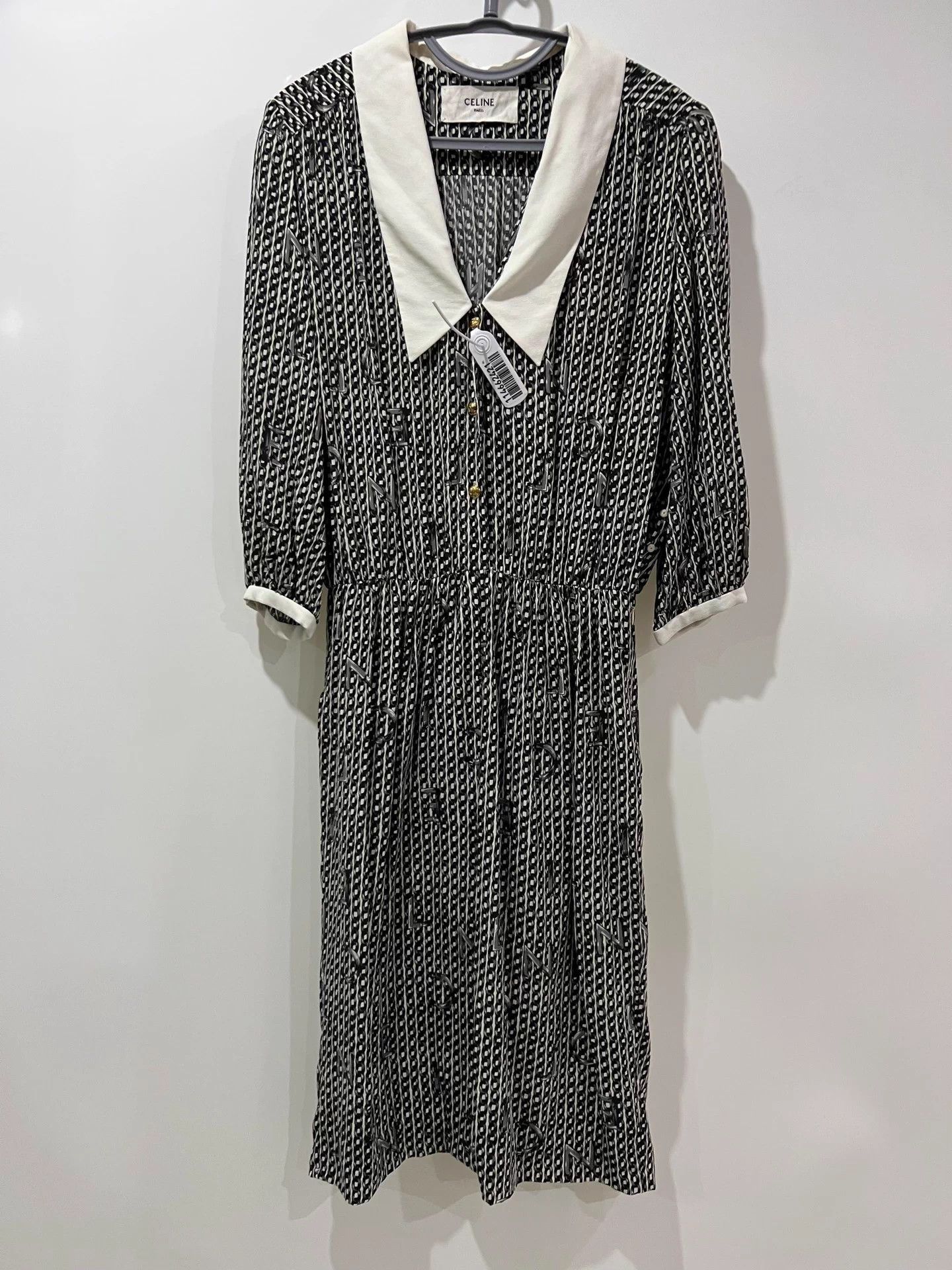 Celine Celine V-neck gold button silk slouchy dress FR38 mint Size S / US 4 / IT 40 - 2 Thumbnail