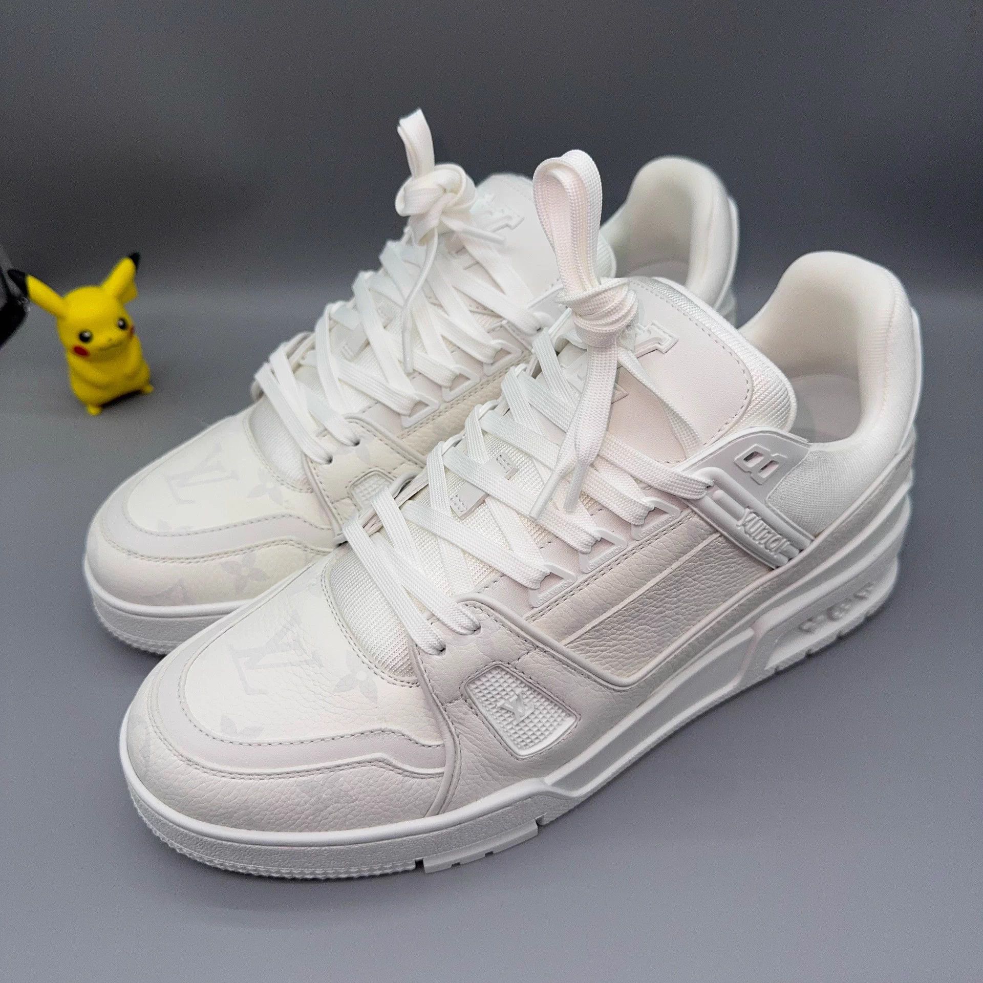 Louis Vuitton LOUIS VUITTON Trainer White 42.5 Size US 9.5 / EU 42-43 - 1 Thumbnail