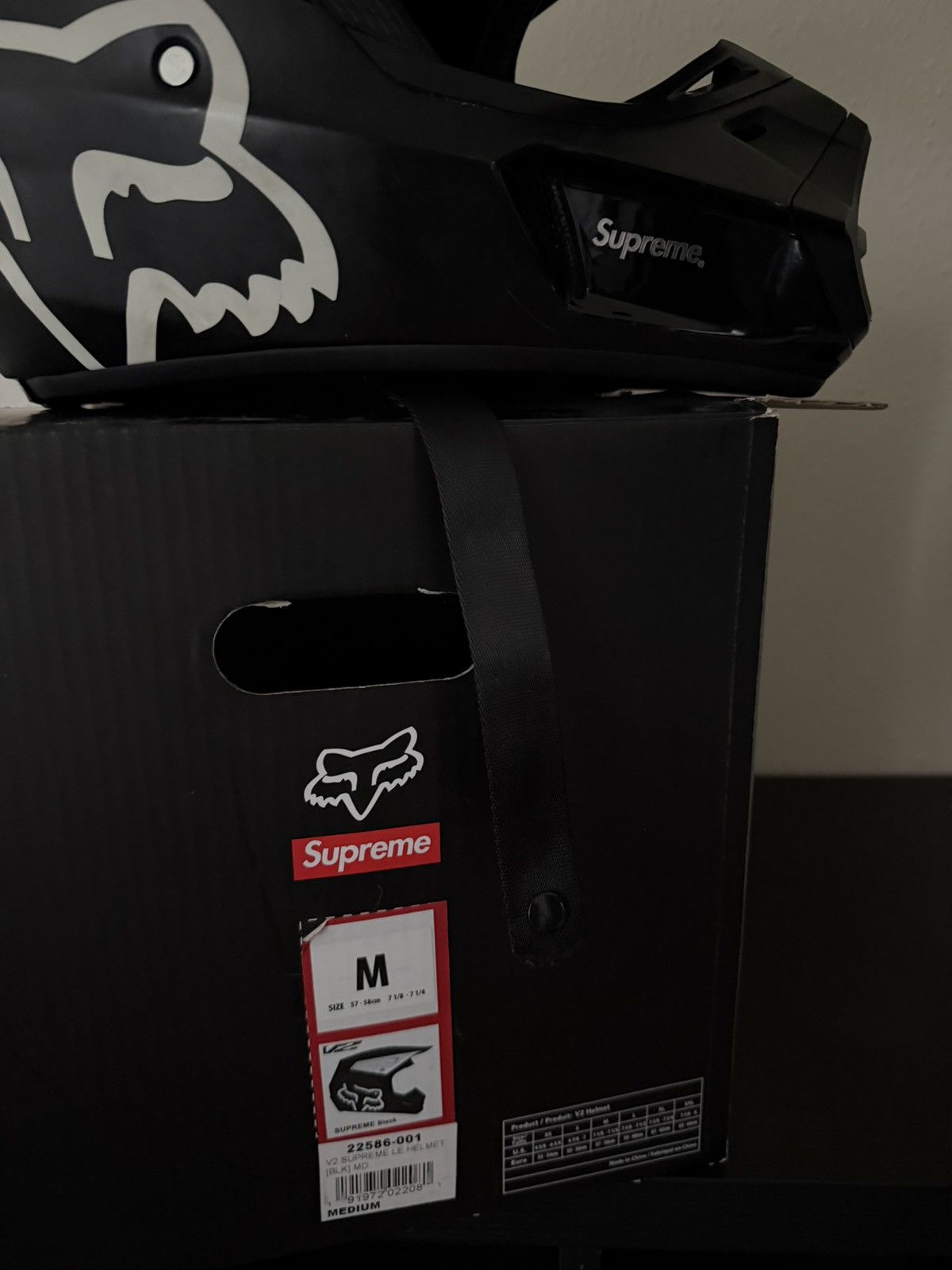 Fox Racing × Supreme Supreme Fox Racing V2 Helmet Size Medium SS18 Size ONE SIZE - 8 Thumbnail