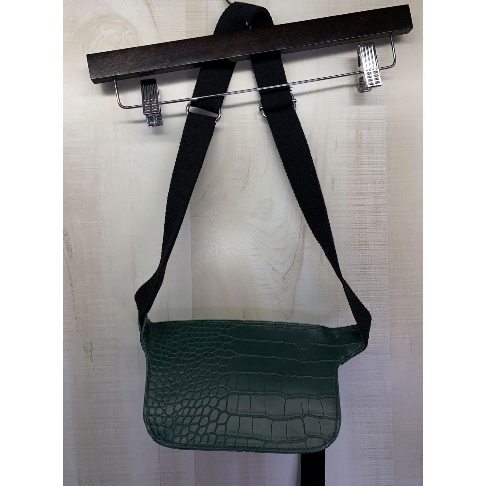 Vintage VINTAGE Women’s Faux Alligator Green Zip Fanny Pack -4237 Size ONE SIZE - 5 Thumbnail
