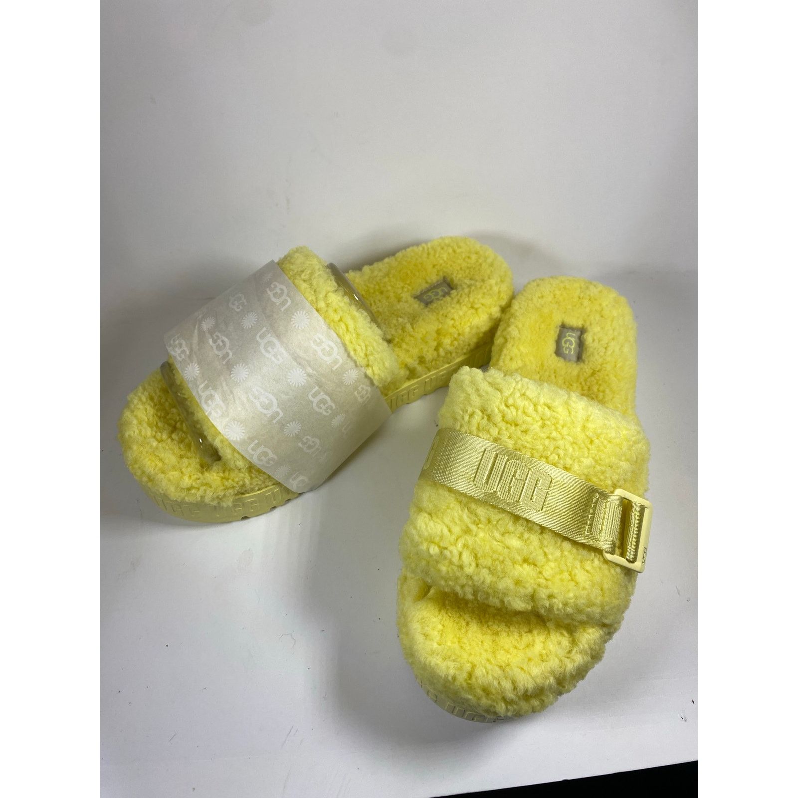Ugg UGG Fluffita Yellow Slippers NWT W10 Size US 10 / IT 40 - 3 Thumbnail