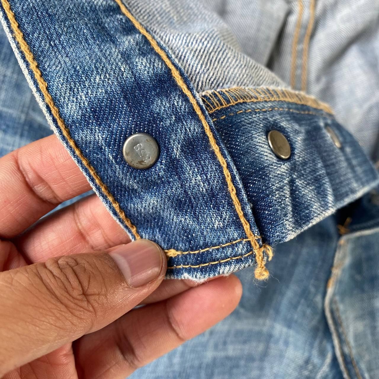 Levi's Vintage Clothing W35X32 VINTAGE LEVIS 501 JAPAN DISTRESSED DENIM 2001 RELEASE Size US 35 - 9 Thumbnail