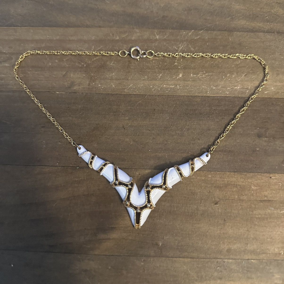 Vintage Vintage art deco white chevron necklace Size ONE SIZE - 2 Thumbnail