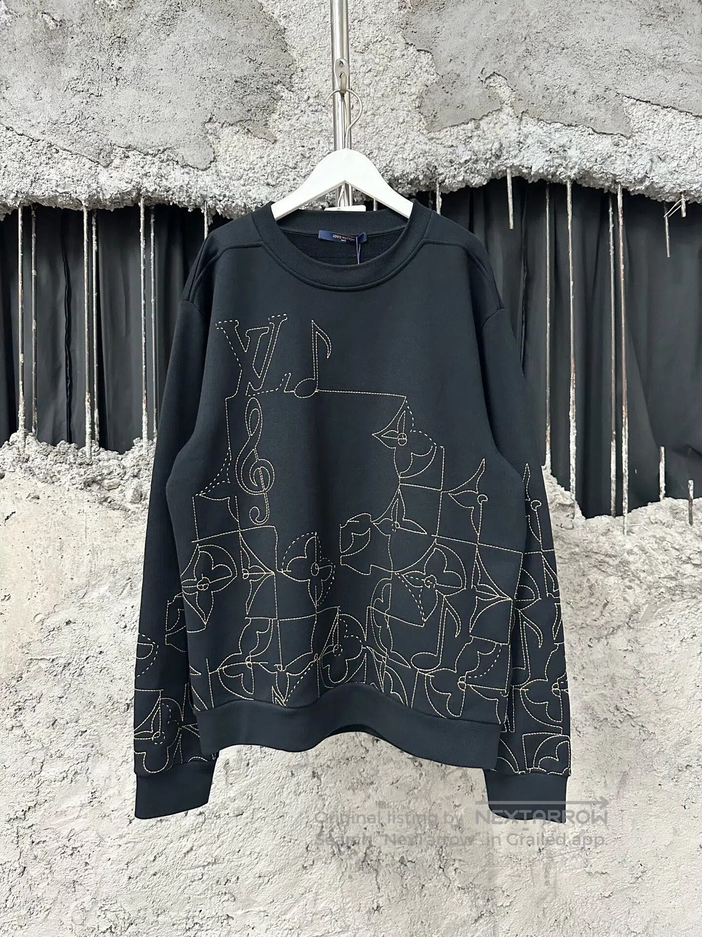 Louis Vuitton louis vuitton embroidered logo sweatshirt. Size US L / EU 52-54 / 3 - 1 Thumbnail