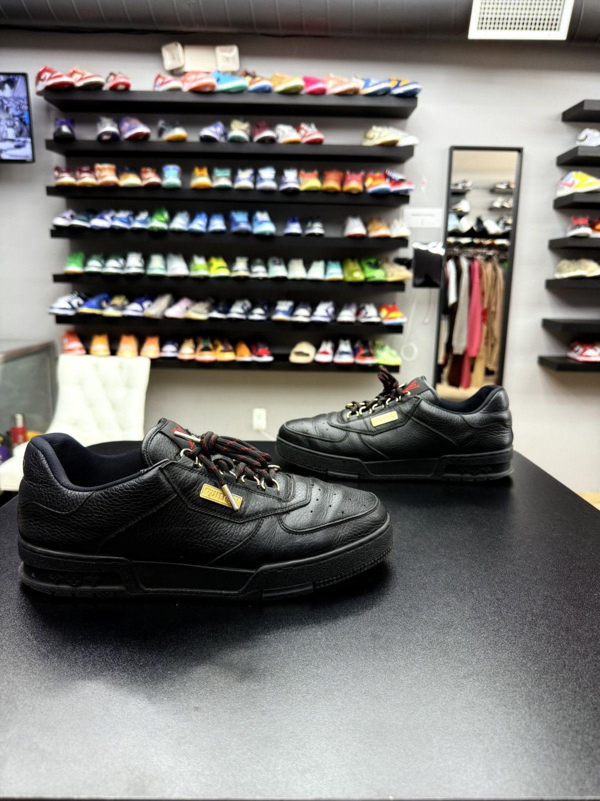 Louis Vuitton Louis Vuitton Black Gold Hardware Trainer Sneaker 8US - 7LV Size US 8 / EU 41 - 1 Thumbnail
