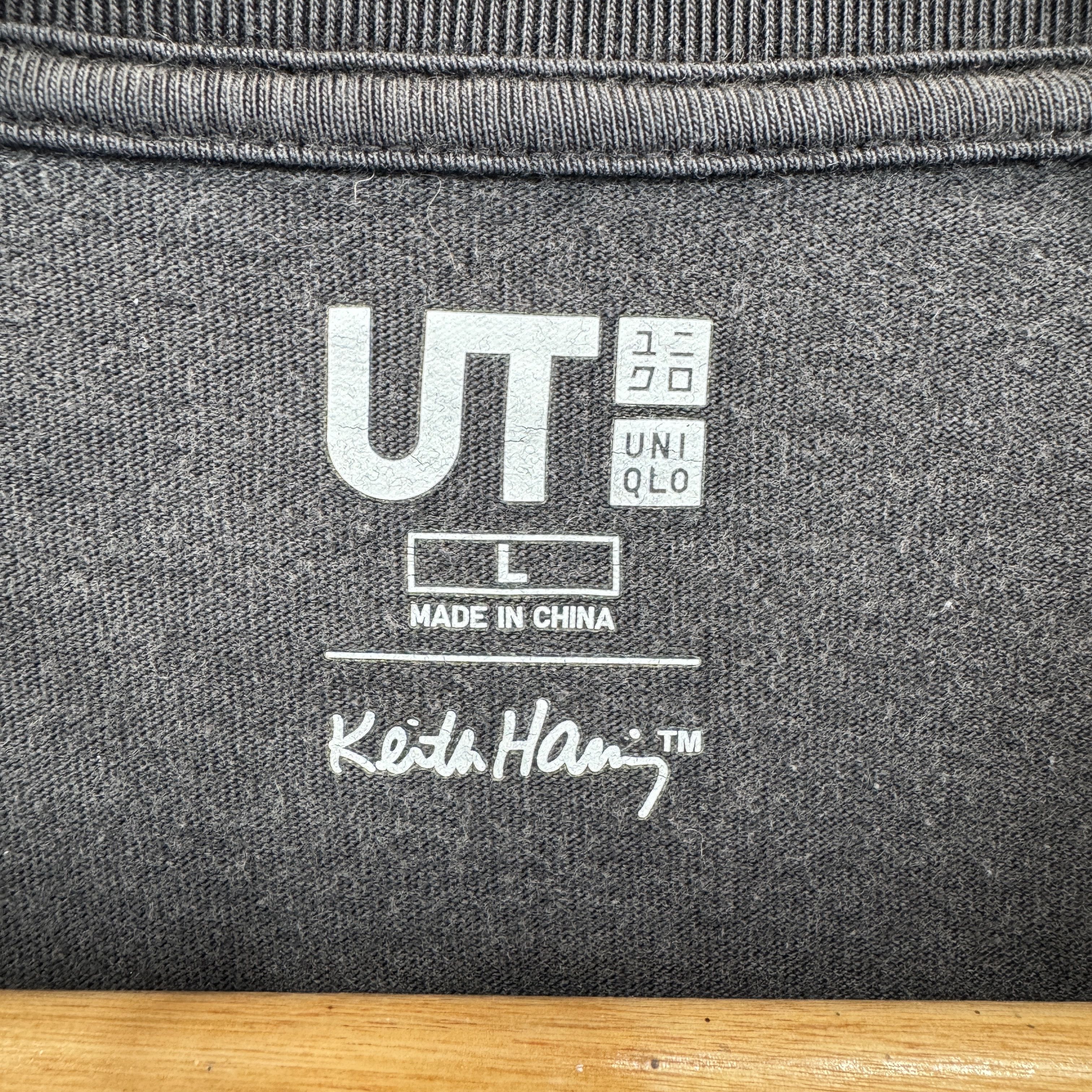 Vintage Rare Keith Haring X Uniqlo Tokyo Sunfaded Tshirt Size US L / EU 52-54 / 3 - 6 Thumbnail
