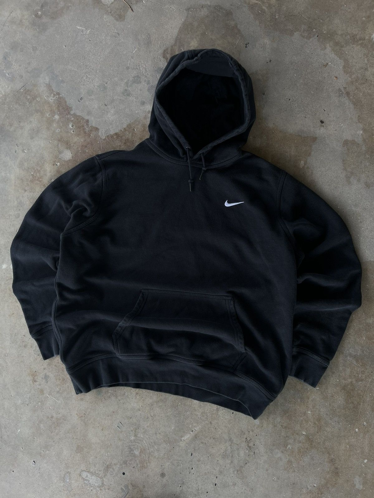 Nike Vintage 2000’s Essential Black Nike Swoosh Sweatshirt Hoodie Size US XXL / EU 58 / 5 - 1 Thumbnail