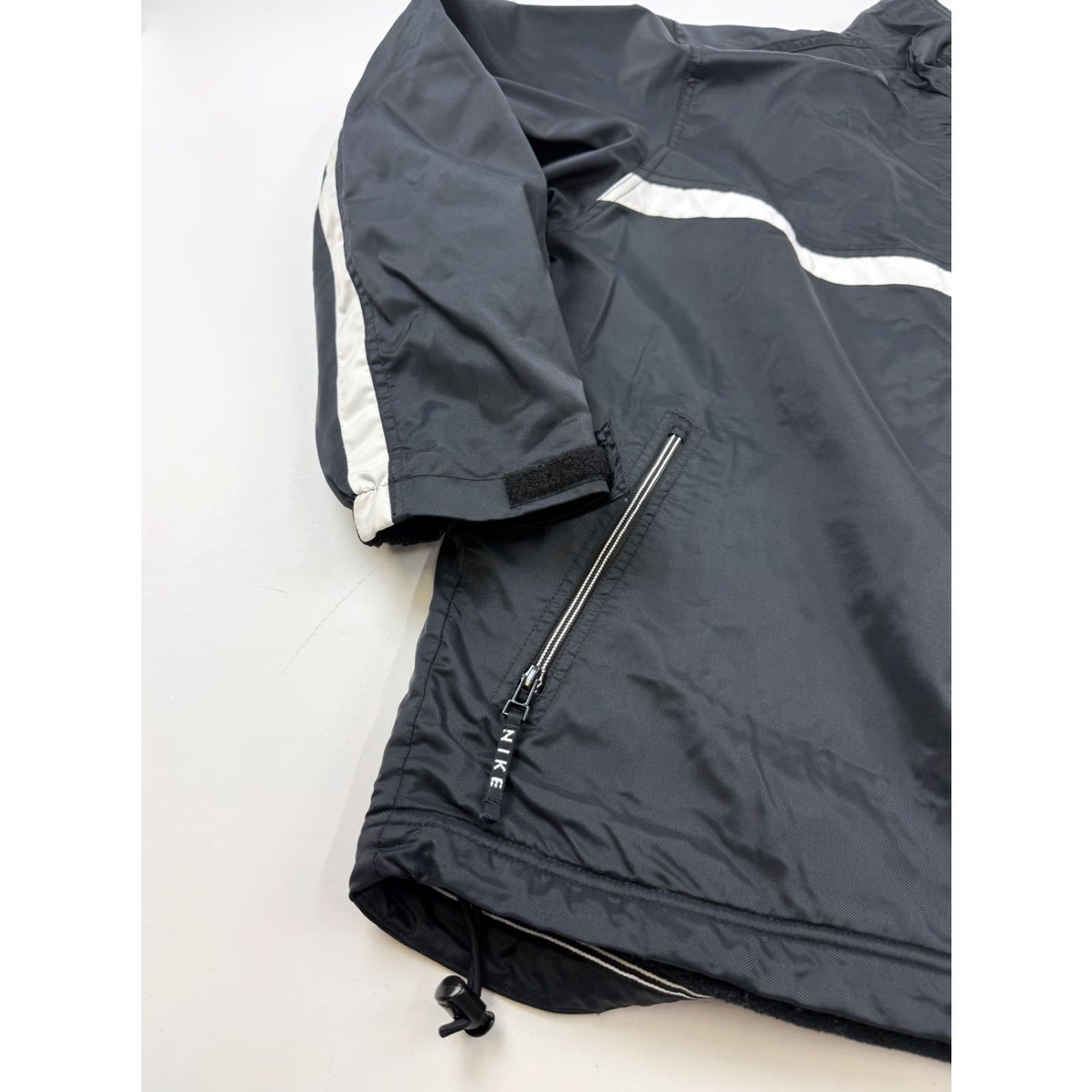 Nike Vtg Nike Jacket Mens Medium Black Full Zip Fleece Lined Reflective Windbreaker Size US M / EU 48-50 / 2 - 2 Thumbnail