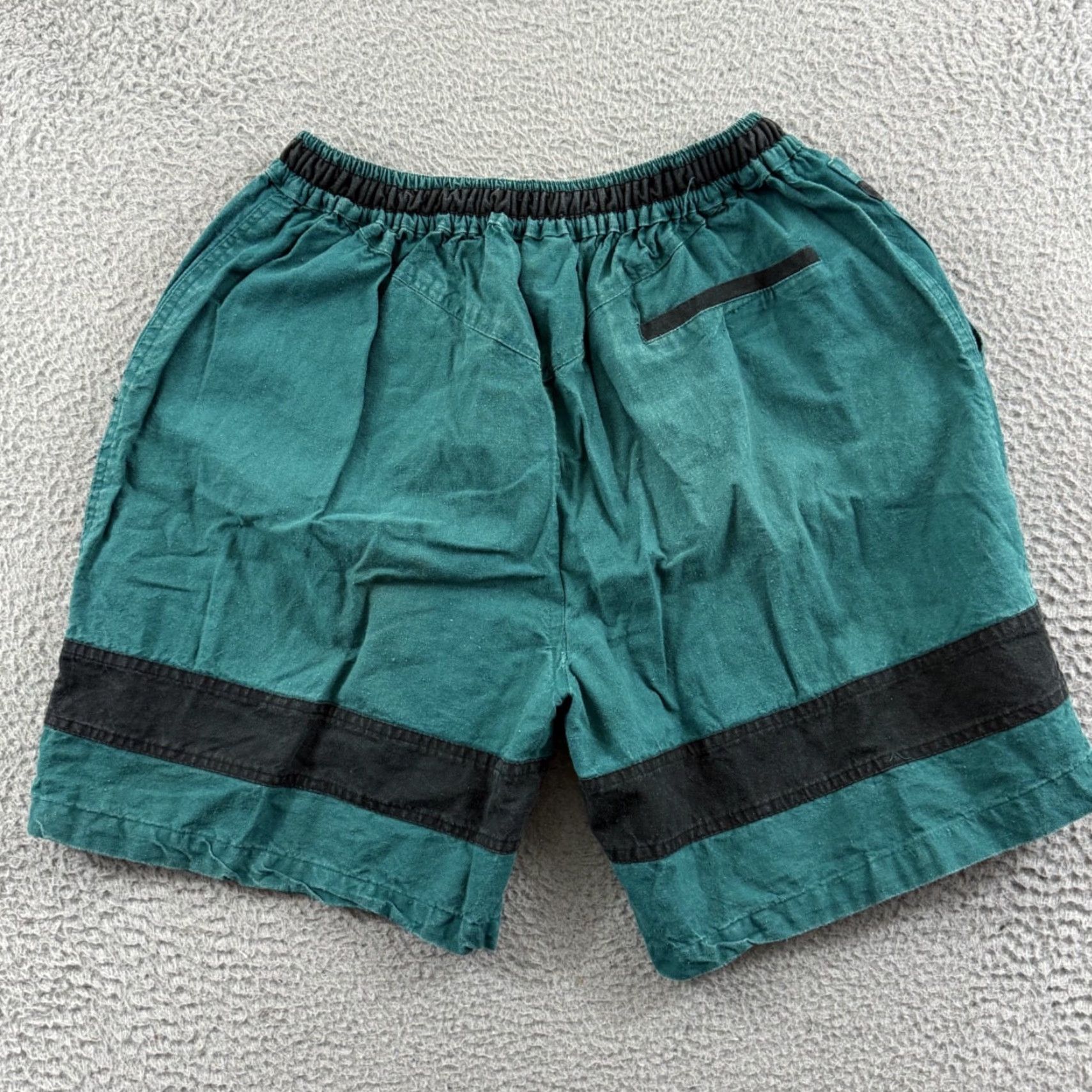 Vintage VINTAGE Surf Odyssey Cargo Shorts Mens L Green 90s Stretch Pockets Casual 7" Inseam Boys? Size US 33 - 7 Thumbnail