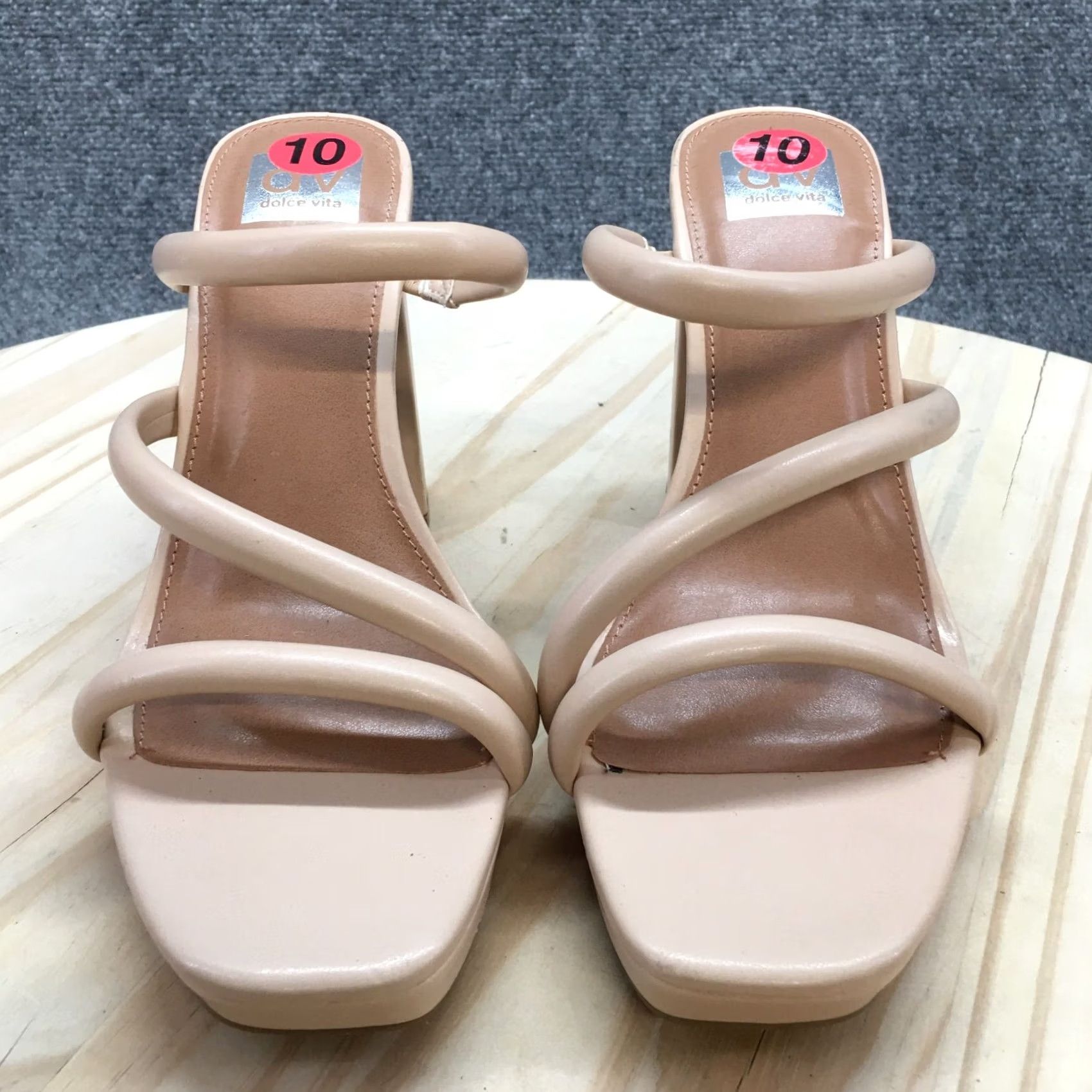 Dolce Vita Dolce Vita Heels Womens 10 Pyro Platform Beige Faux Leather Embossed Block Shiny Vintage: No Size US 10 / IT 40 - 7 Thumbnail