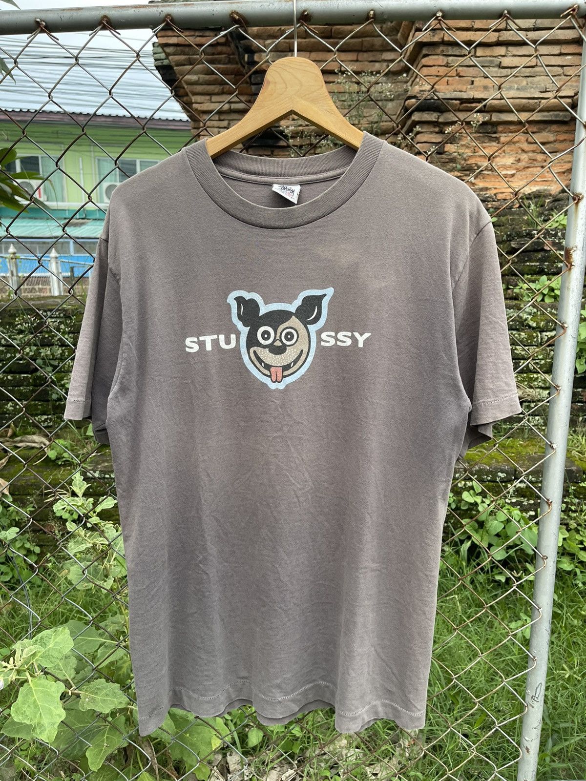 Stussy Rare Vintage 1990s Stussy Dog Graphic Faded T Shirt Large Size US L / EU 52-54 / 3 - 1 Thumbnail