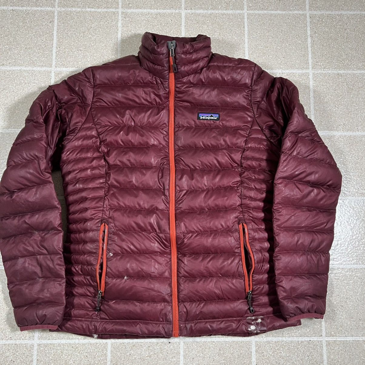 Patagonia Patagonia Women's Down Sweater Puffer Jacket Deep Plum Size M / US 6-8 / IT 42-44 - 1 Thumbnail