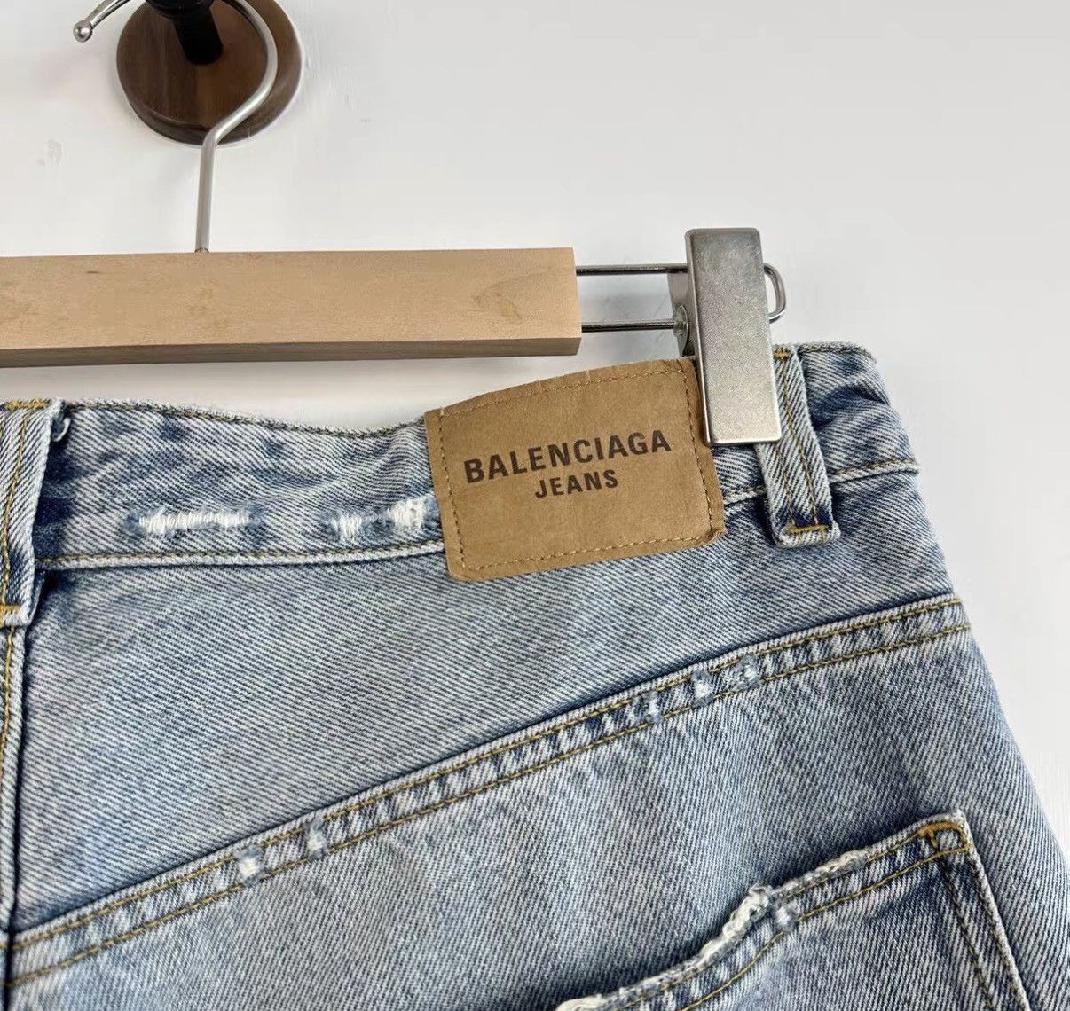Balenciaga Balenciaga Wide Leg Distressed Washed Jeans J42 Size US 34 / EU 50 - 4 Thumbnail