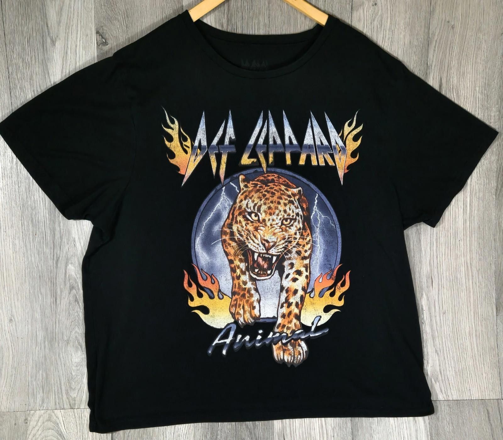 Def Leppard Def Leppard Womens 3XL Black Animal Graphic Rock Music Tour Size 3XL / US 20-22 - 1 Thumbnail