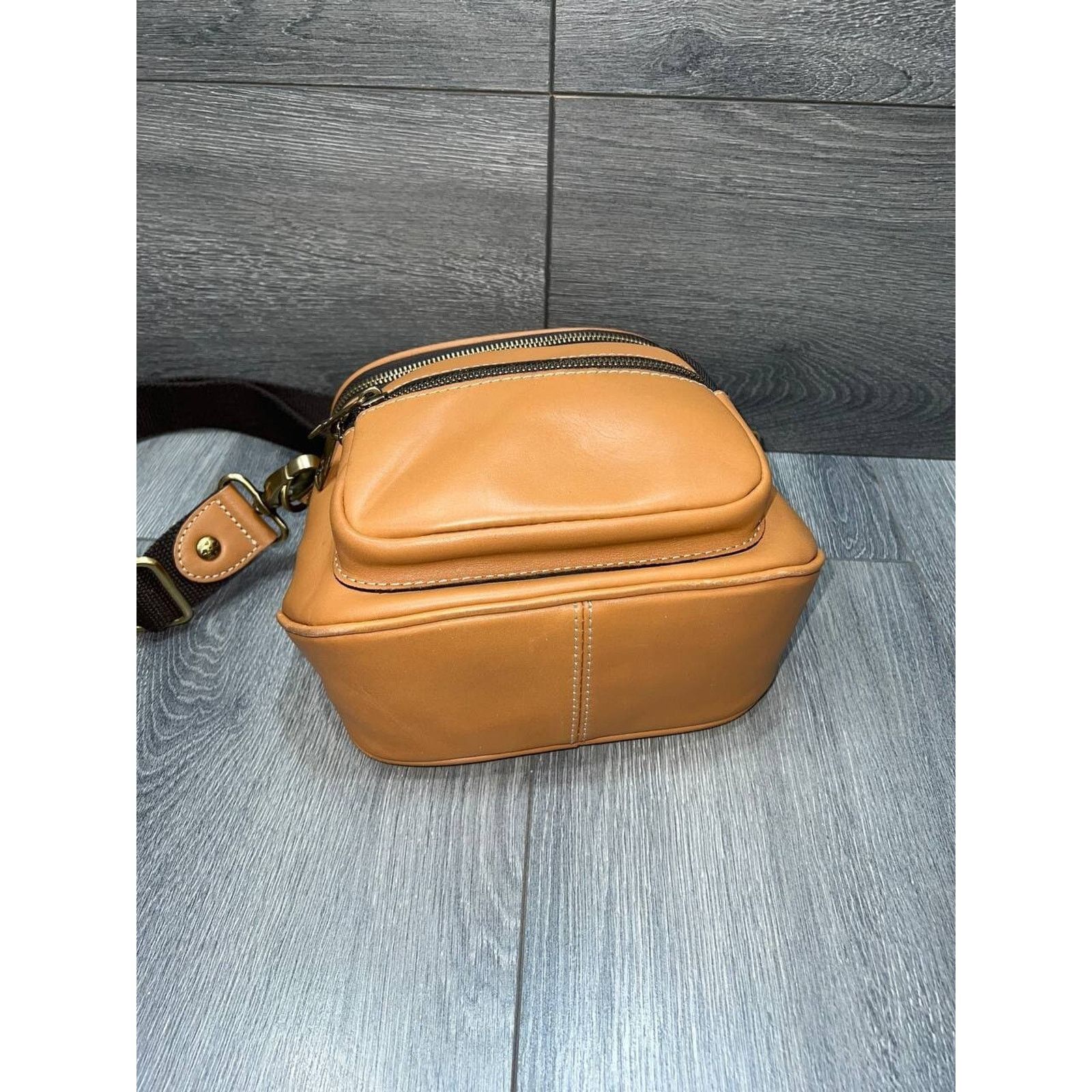 Patricia Nash Patricia Nash Leather Camera Crossbody Bag Hazelnut A648580 Size ONE SIZE - 3 Thumbnail