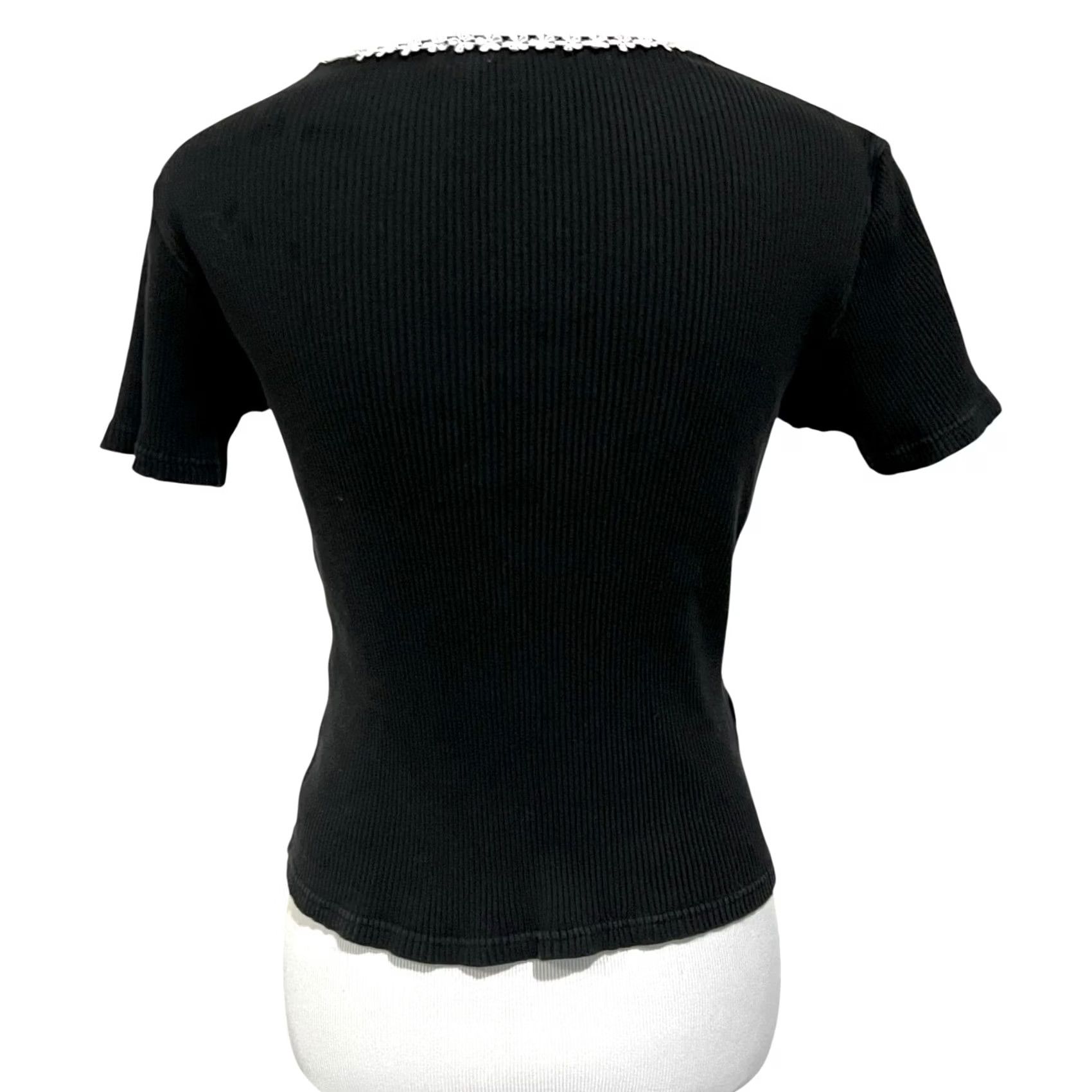 Vintage VINTAGE 90s Womens Top Blouse 100% Cotton Ribbed Knit w/ Daisies at Neckline Sz M Black Womens Dark Cotton 90s Flower Grunge Delia’s Mens? Size M / US 6-8 / IT 42-44 - 4 Thumbnail