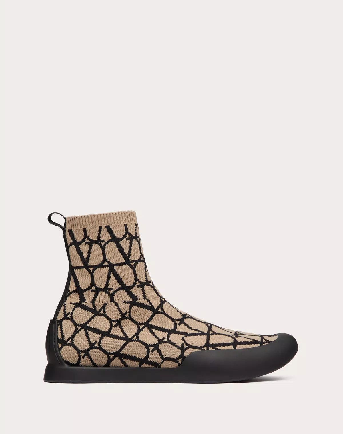 Valentino oc11z0625 Cityshore High-Top Sneaker in Natural/Black Size US 7 / EU 40 - 1 Thumbnail
