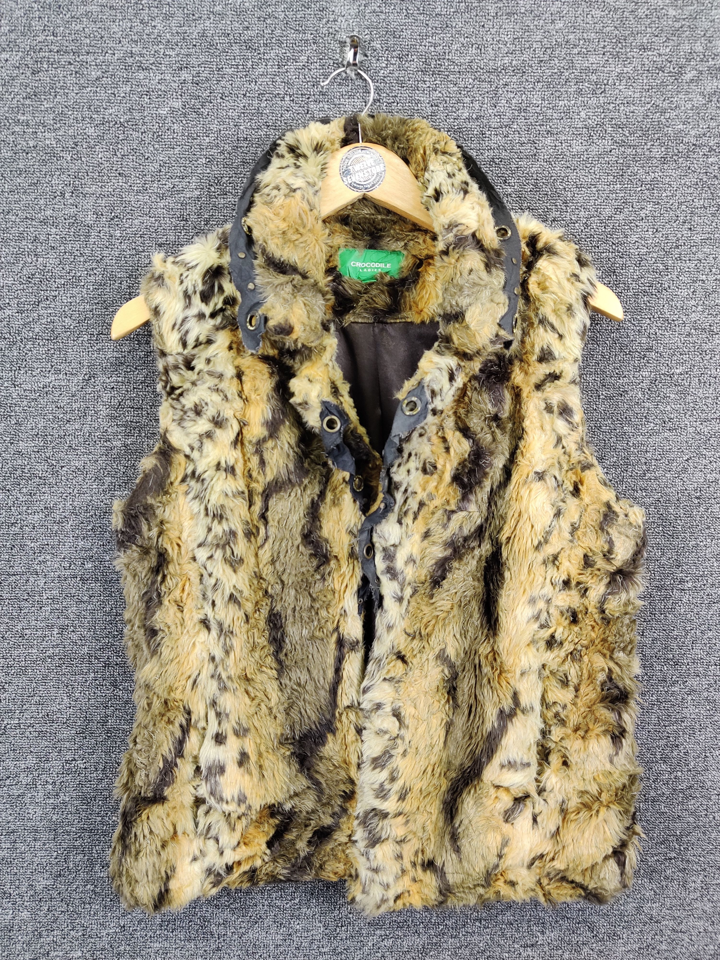 Japanese Brand Vintage Crocodile Ladies Leopard Faux Fur Vest Size US M / EU 48-50 / 2 - 1 Thumbnail