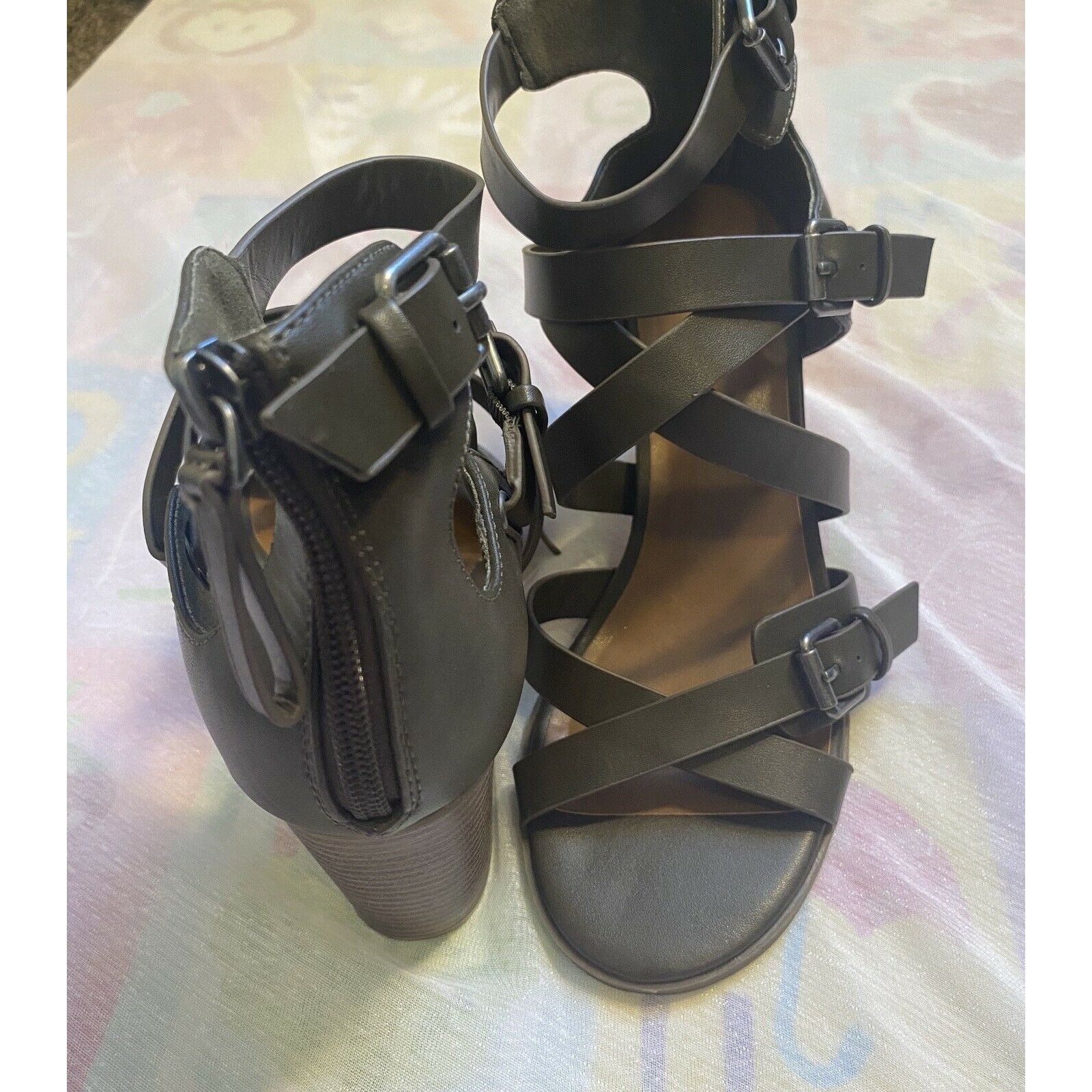 Indigo Indigo Rd Sandals Heel Olive Green Strappy Leather Open Toe Size US 6.5 / IT 36.5 - 8 Thumbnail